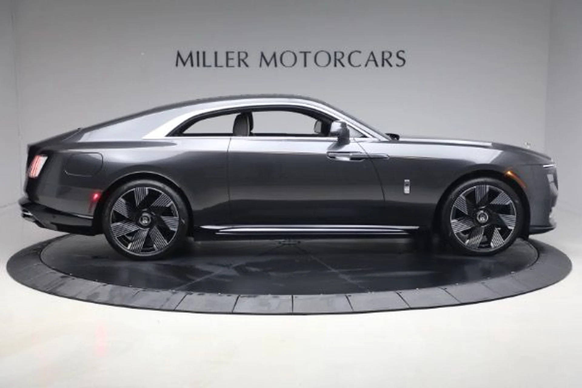 mph002_3684653596_Used_2024_Rolls_Royce_Spectre_47c22478d2