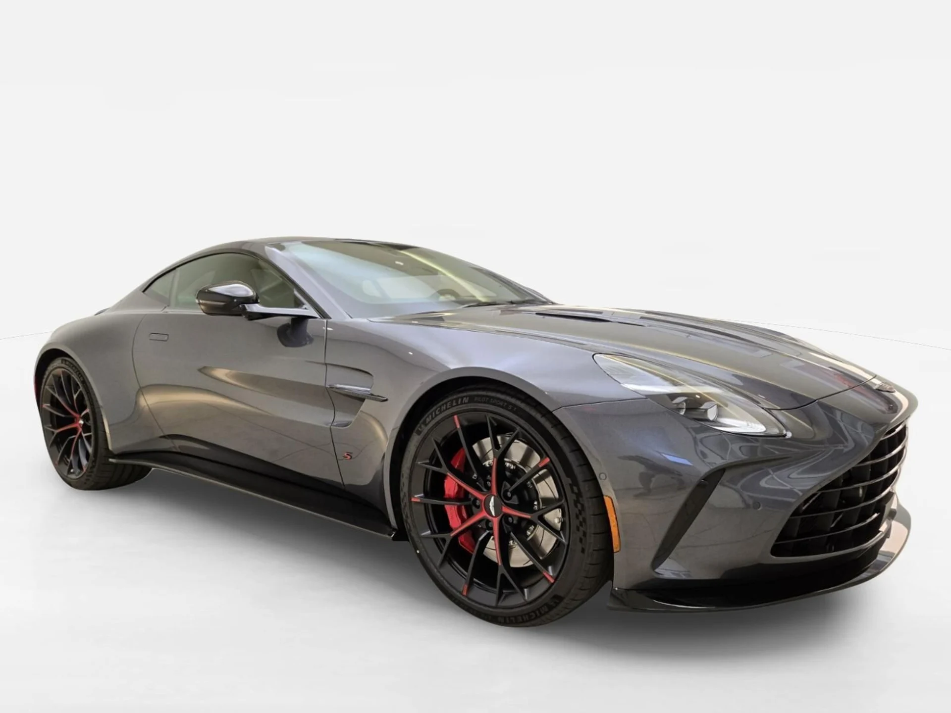 mph002_3700137745_New_2026_Aston_Martin_Vantage_S_1786166330_d521915fca