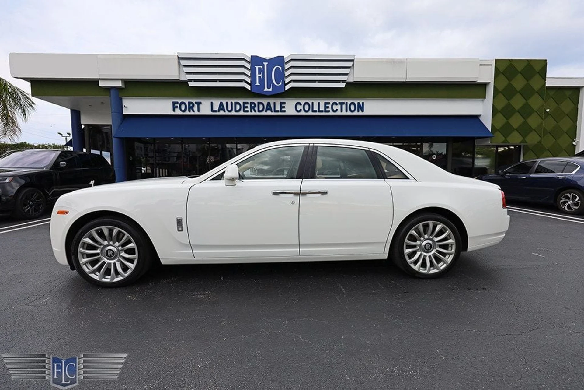 mph002_3704737617_used_2014_rolls_royce_ghost_4drsedan_6305_22786117_3_1024_1d9d070517