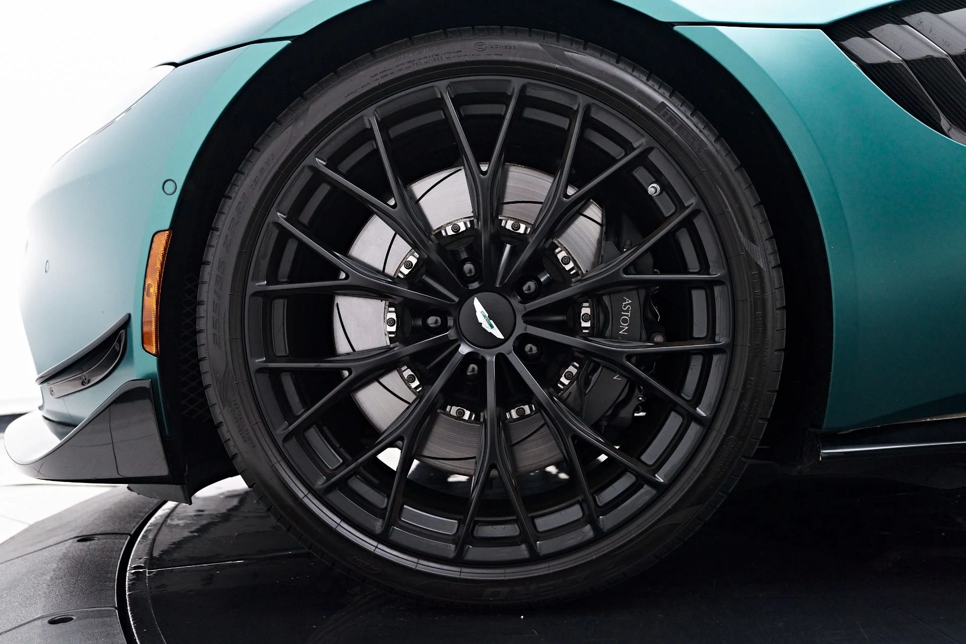 mph002_3705728884_Used_2023_Aston_Martin_Vantage_F1_Edition_1755655594_b9974e8866
