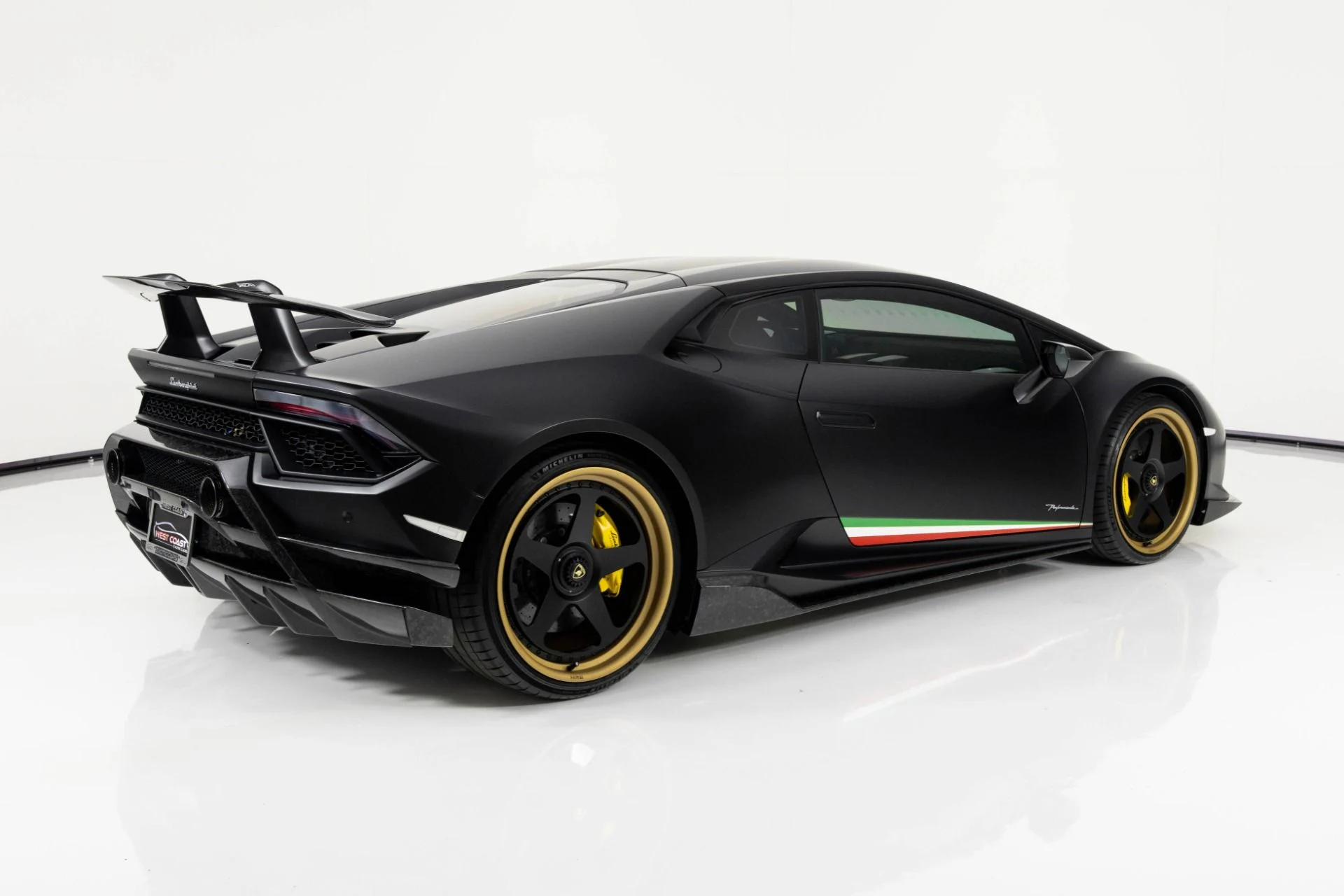 mph002_3708916827_Used_2018_Lamborghini_Huracan_Performante_1762565888_cc592f2b22