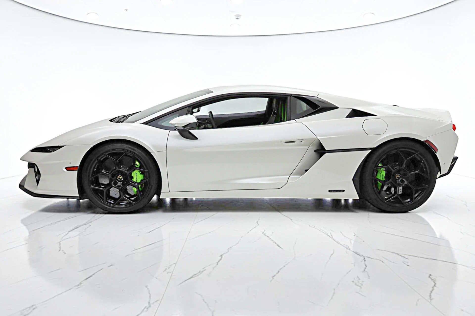 mph002_3709351017_Used_2026_Lamborghini_Temerario_LEASE_OPTIONS_AVAILABLE_00c99387e7