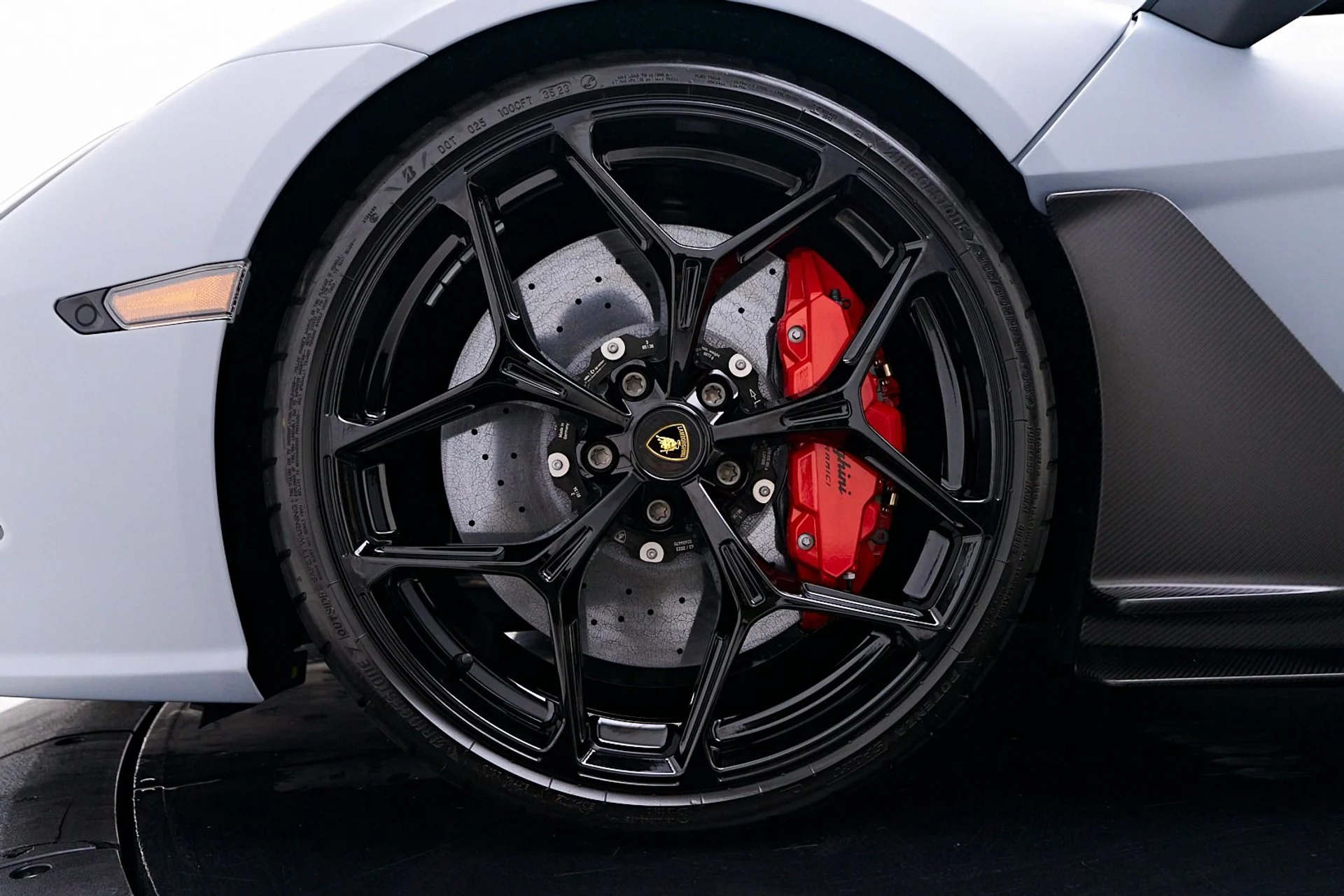 mph002_3728242214_Used_2024_Lamborghini_Revuelto_Base_1732929046_23df0cba72