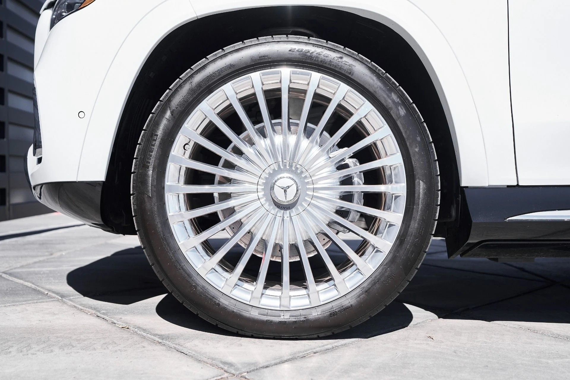 mph002_3735132281_Used_2025_Mercedes_Benz_GLS_Maybach_GLS_600_1759509769_5c9538a958