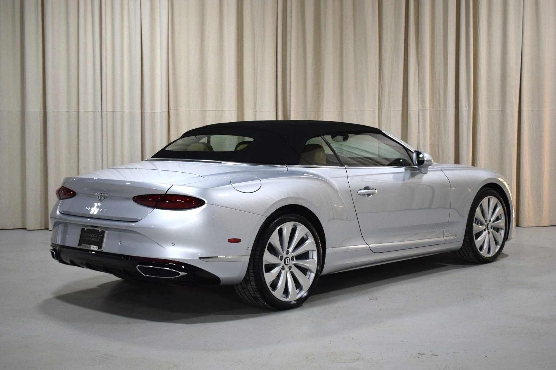 mph002_3743020345_8eb448797c8aebcfb24ec94a69bb27ecx_b8a25c0006