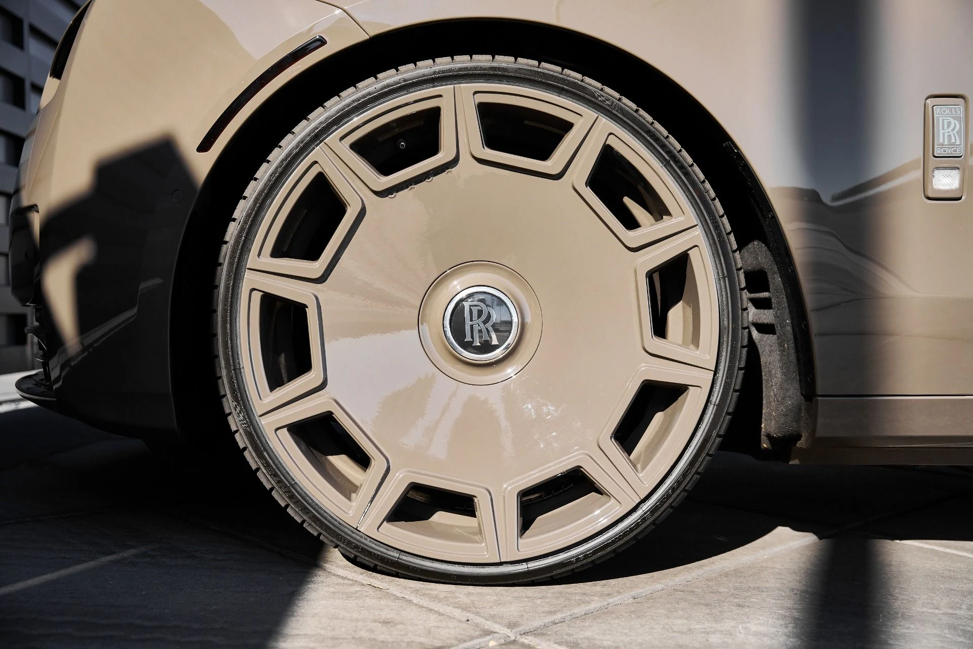 mph002_3744616395_Used_2025_Rolls_Royce_Ghost_Base_1770172799_101ba4d4d9