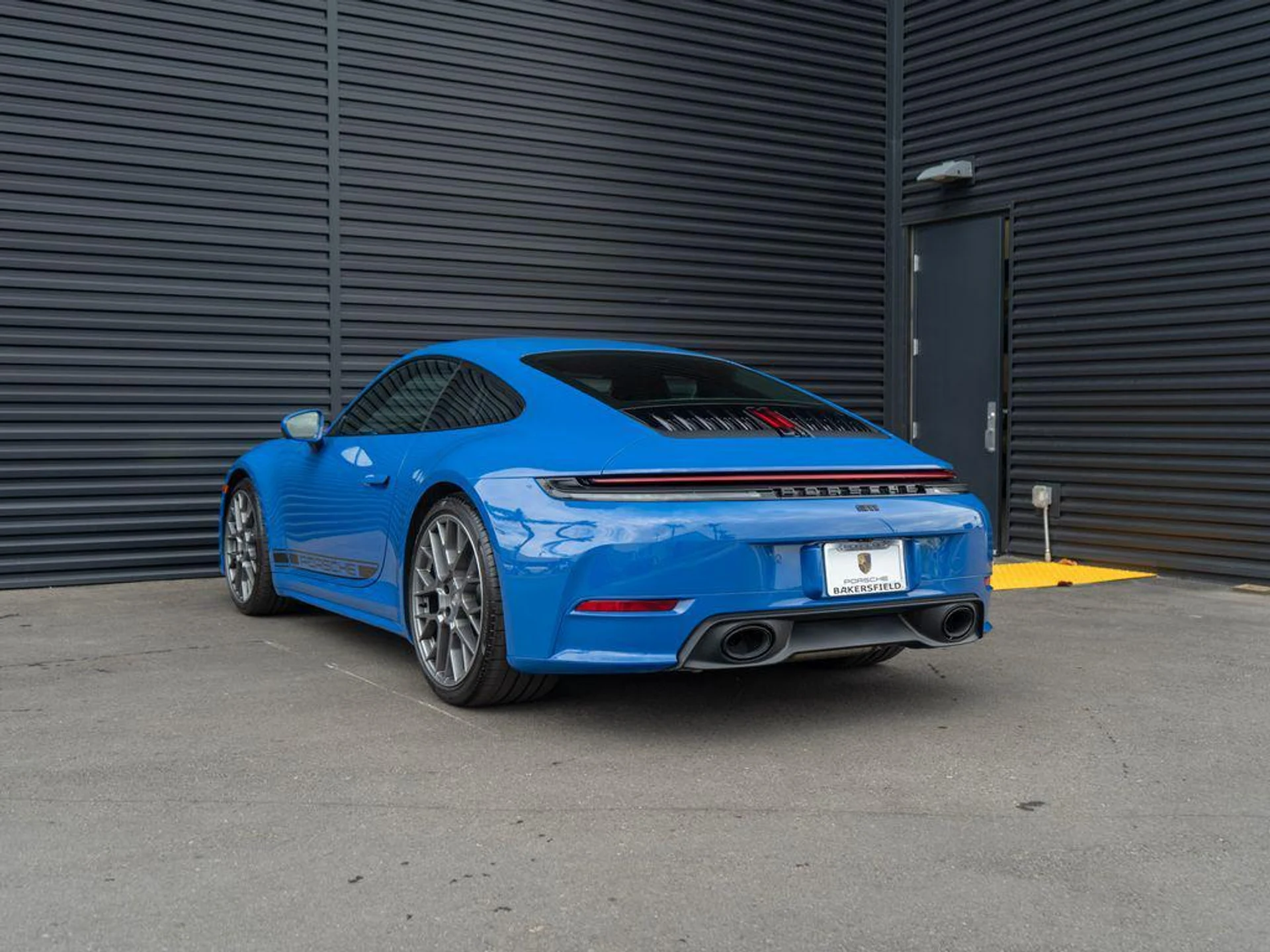 mph002_374535650_UFRZJ_9_K_So_Cw1a_UQ_Jt_W_Emc_R3_Fe_Y_2ef0f6280a