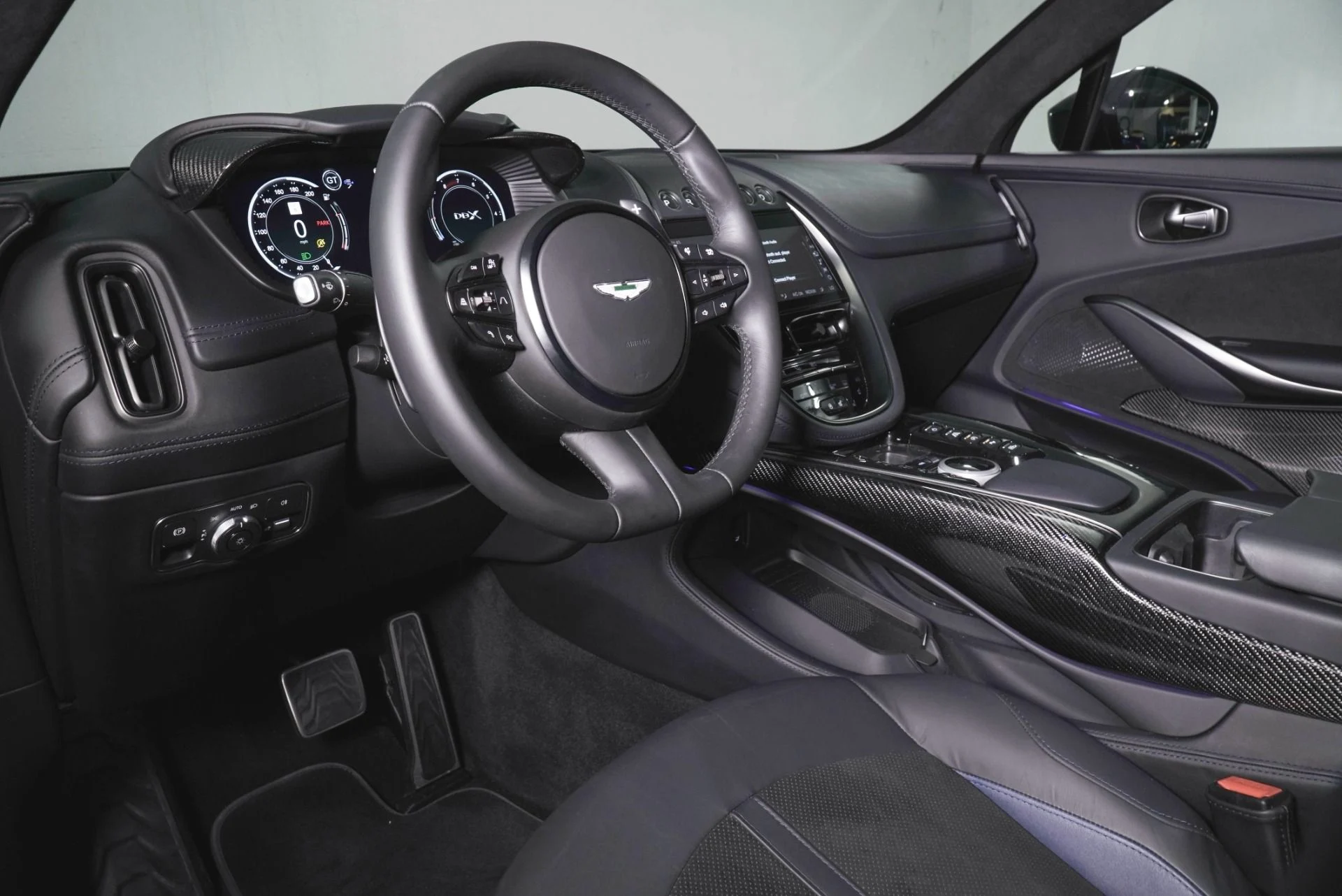 mph002_3746436688_Used_2022_Aston_Martin_DBX_1781165233_b33ee0d8b7