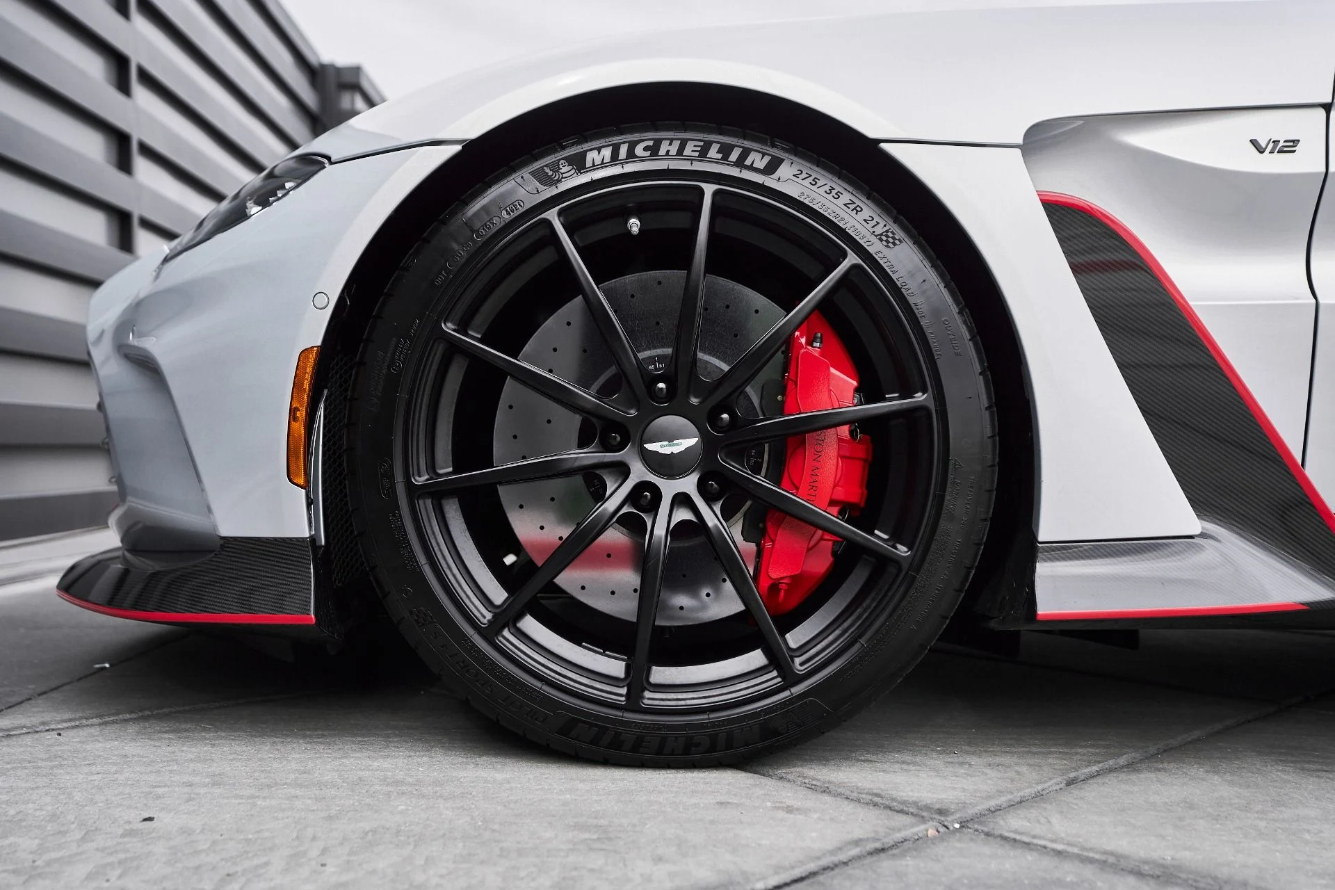 mph002_3748065225_Used_2023_Aston_Martin_Vantage_Base_1764729740_c20edbda2b