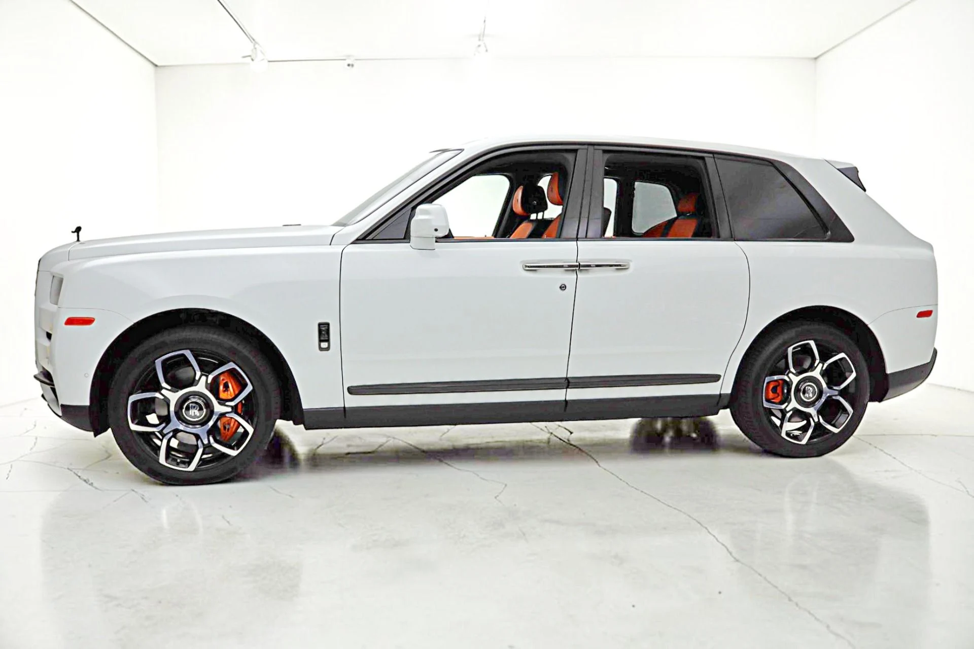mph002_3749144282_Used_2023_Rolls_Royce_Black_Badge_Cullinan_LEASE_OPTIONS_AVAILABLE_79d0429858