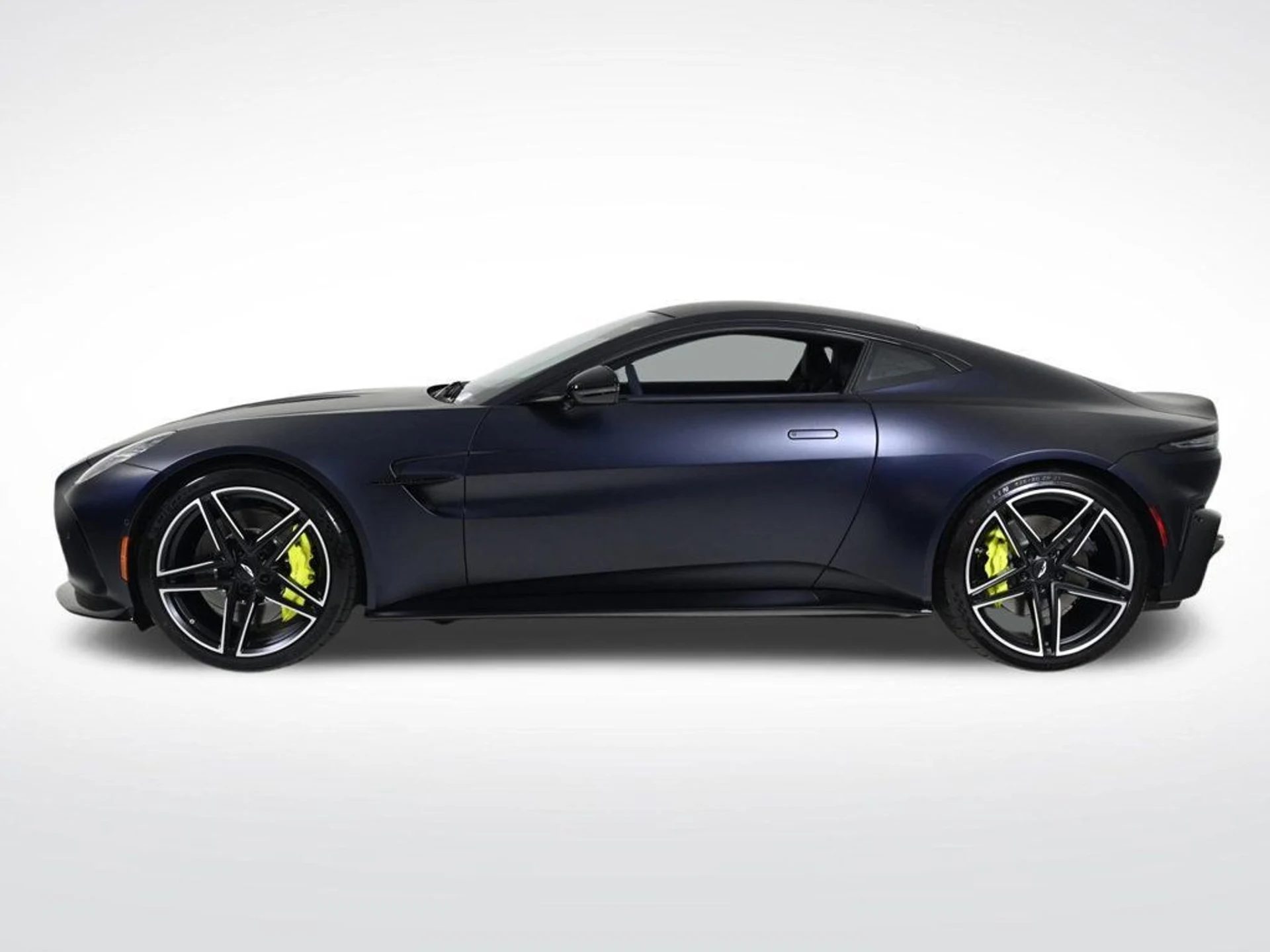mph002_3754338693_new_2026_aston_martin_vantage_coupe_11350_22897460_2_1024_e0e608584e