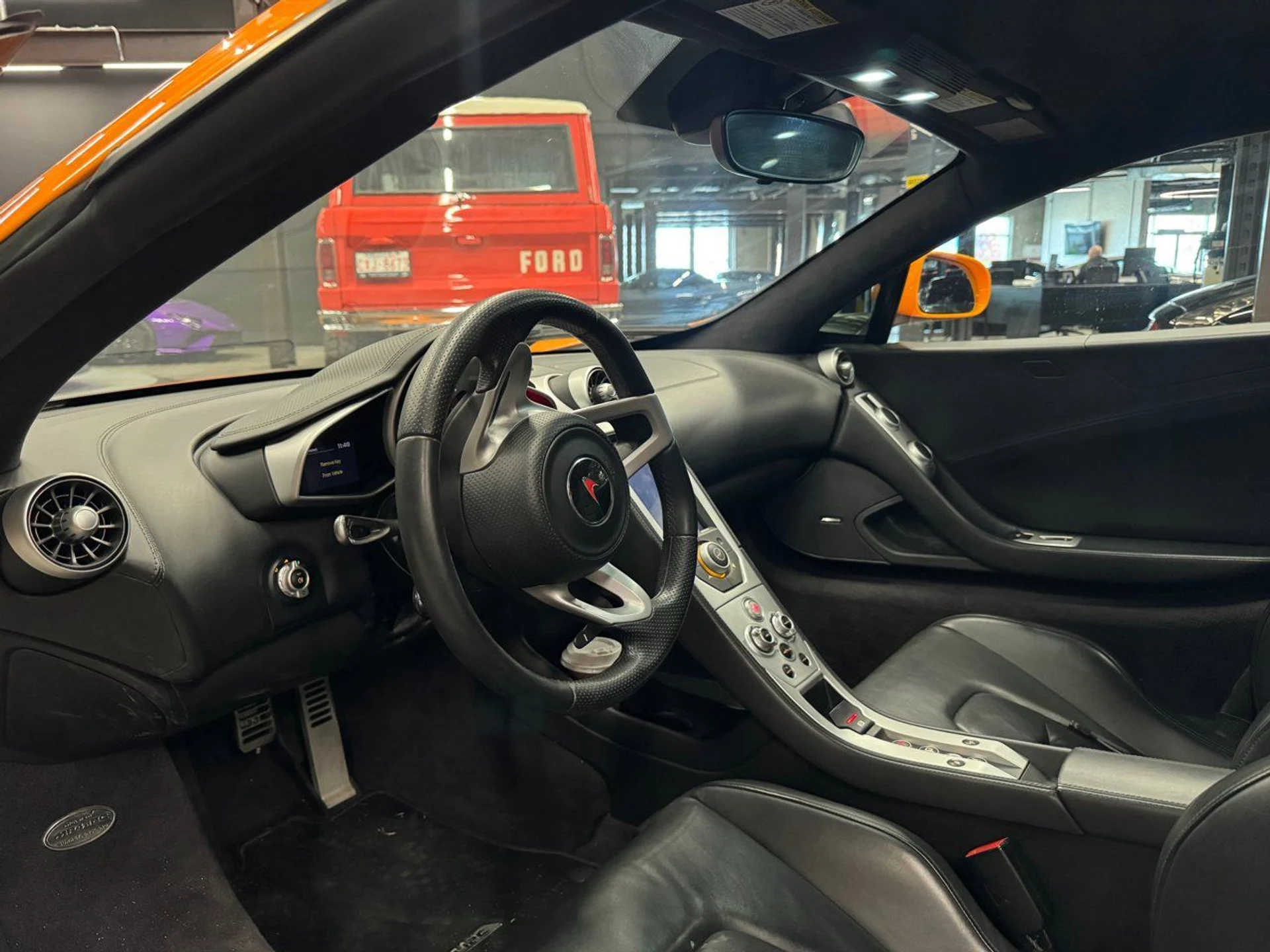mph002_3757569200_mclaren_mp4_12c_2013_e3595a8249