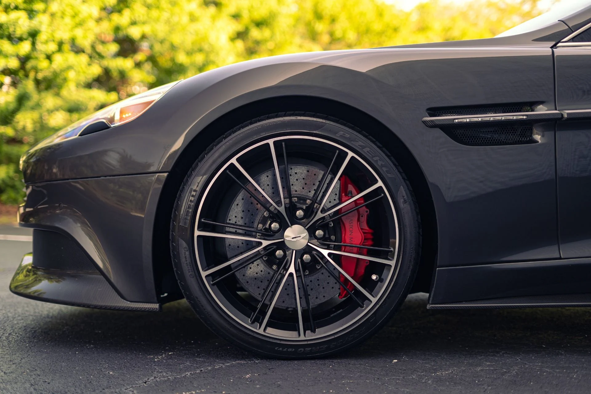 mph002_3759930930_Used_2014_Aston_Martin_Vanquish_Carbon_Exterior_Package_1783984882_b76b75fac4