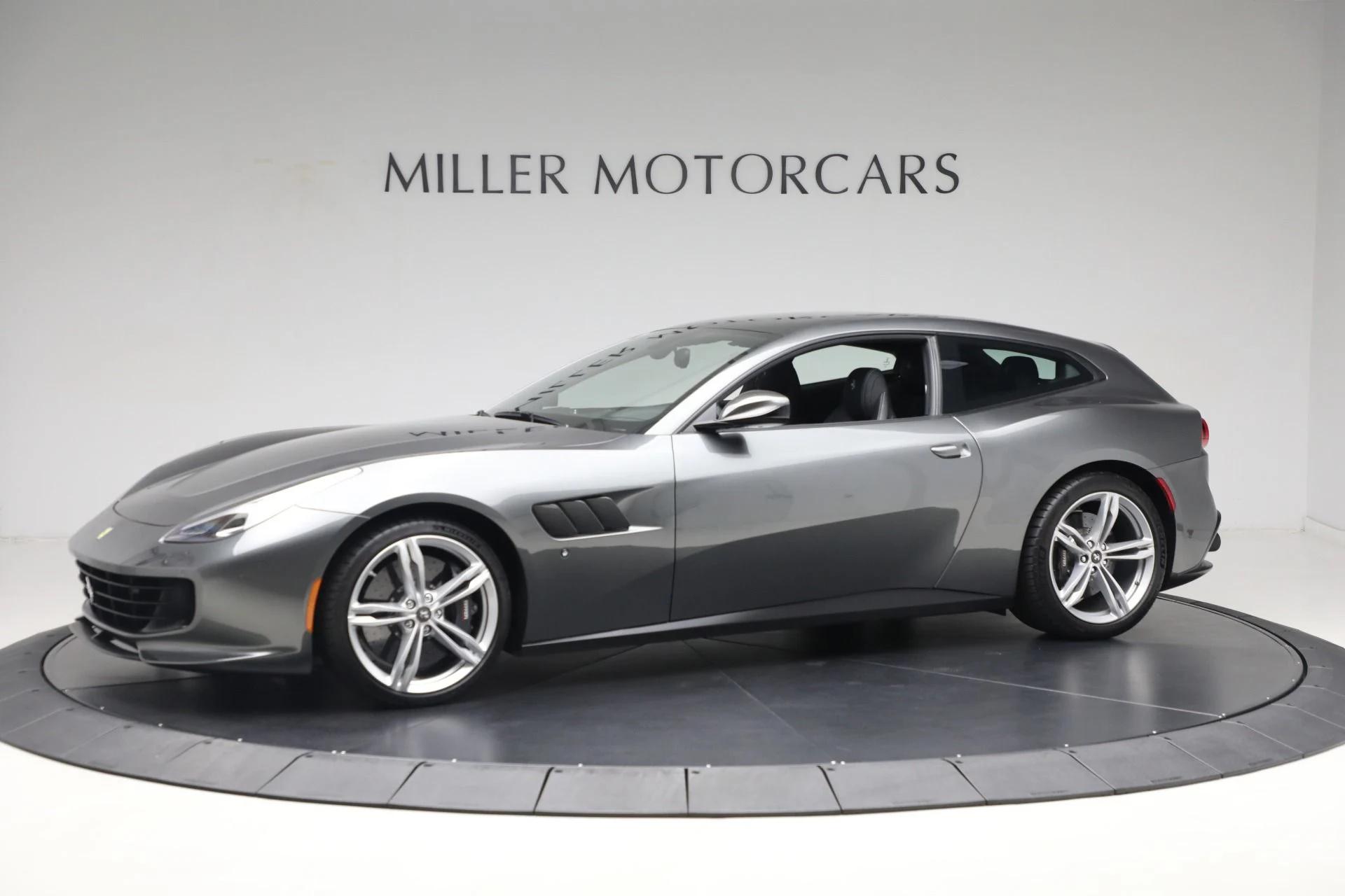 mph002_3764551394_Used_2019_Ferrari_GTC_4_Lusso_1731632886_ef6abf6d1e