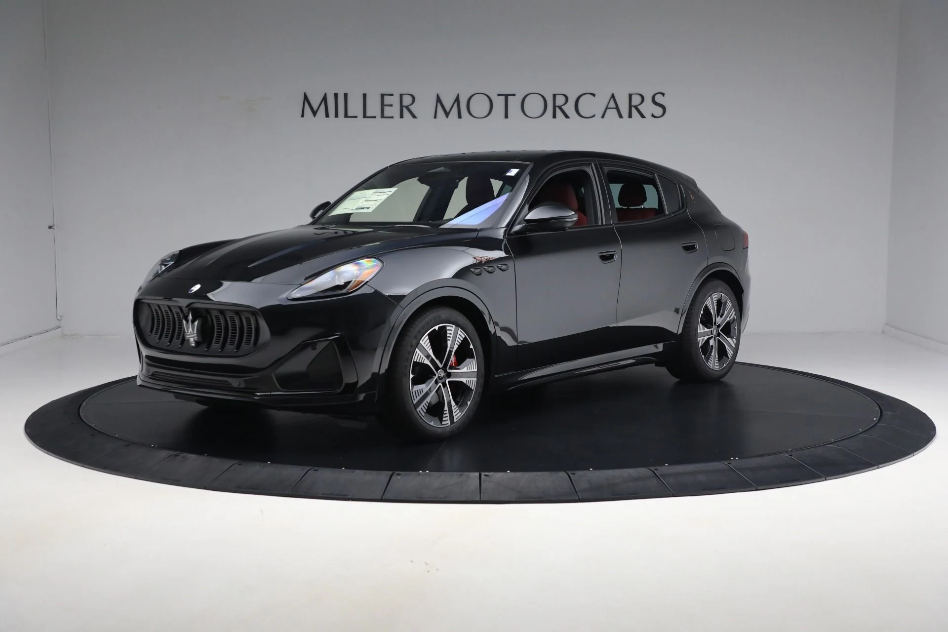 mph002_3768042839_New_2025_Maserati_Grecale_Folgore_1c6d5418d9