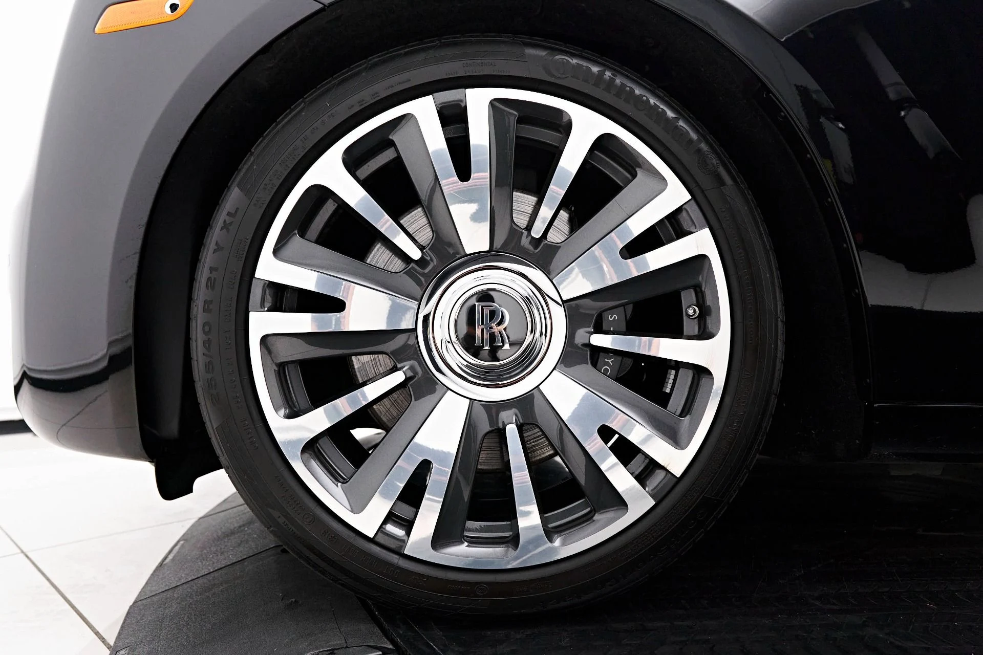 mph002_3785815040_Used_2019_Rolls_Royce_Ghost_Base_1713298106_88bd94d818