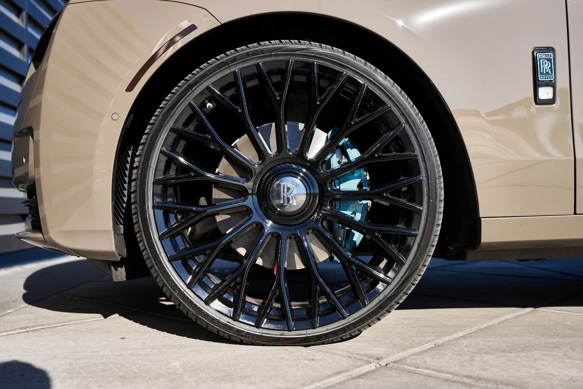 mph002_3787505187_Used_2025_Rolls_Royce_Ghost_Base_1765592140_2d0812ab82