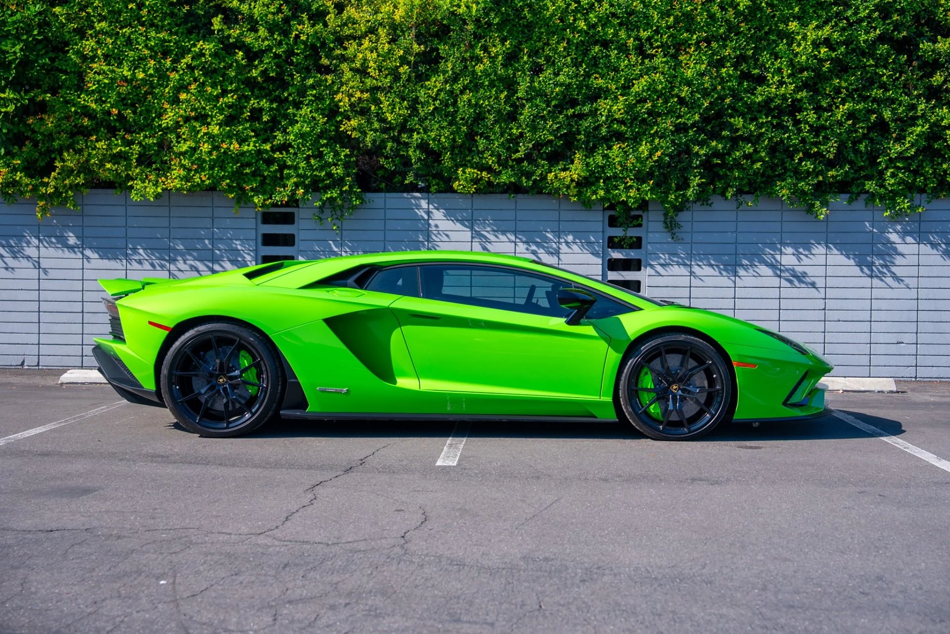 mph002_3793179374_Used_2018_Lamborghini_Aventador_LP_740_4_S_1762289338_e358b0fe21