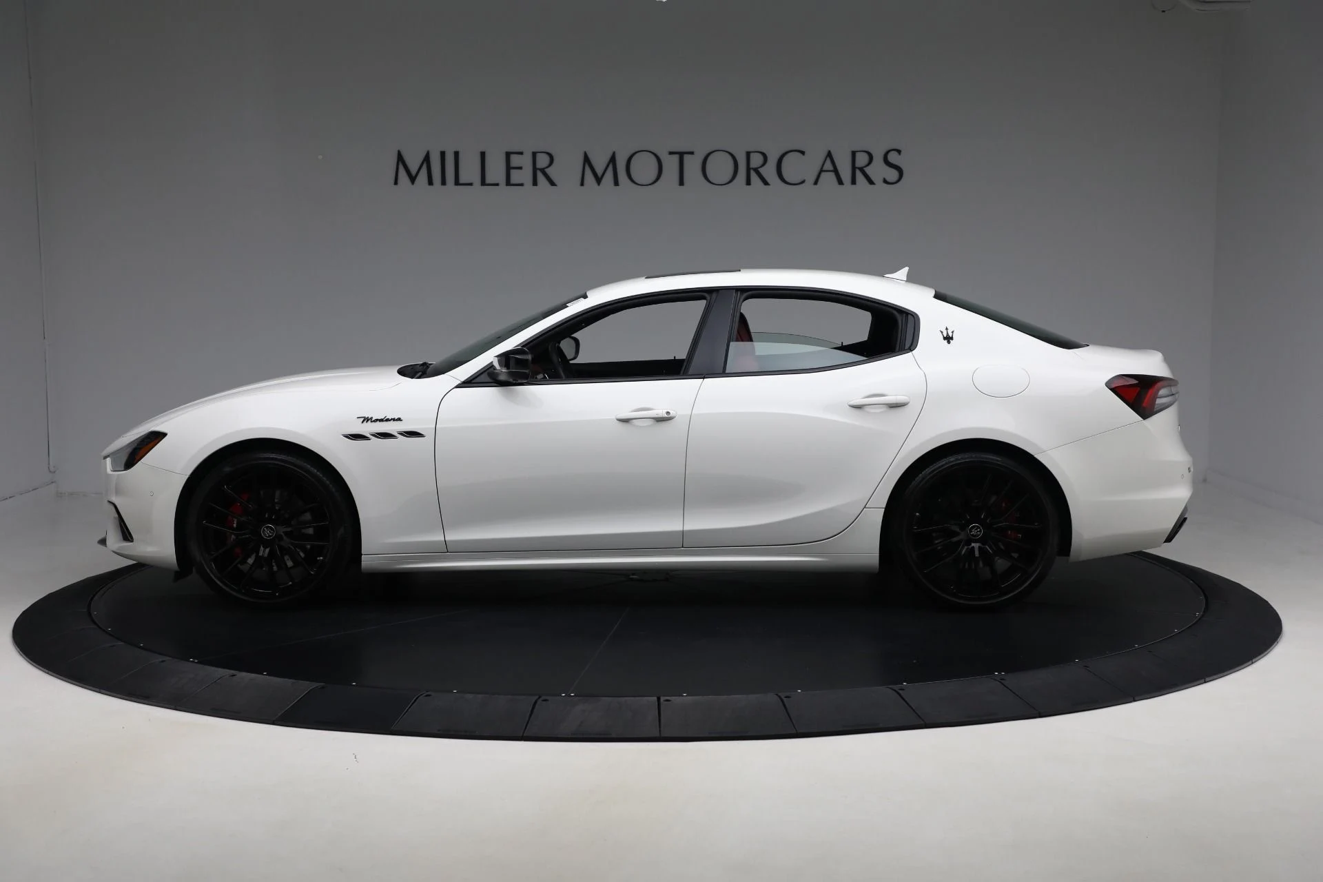 mph002_3805935983_Used_2022_Maserati_Ghibli_Modena_Q4_3e675b159b