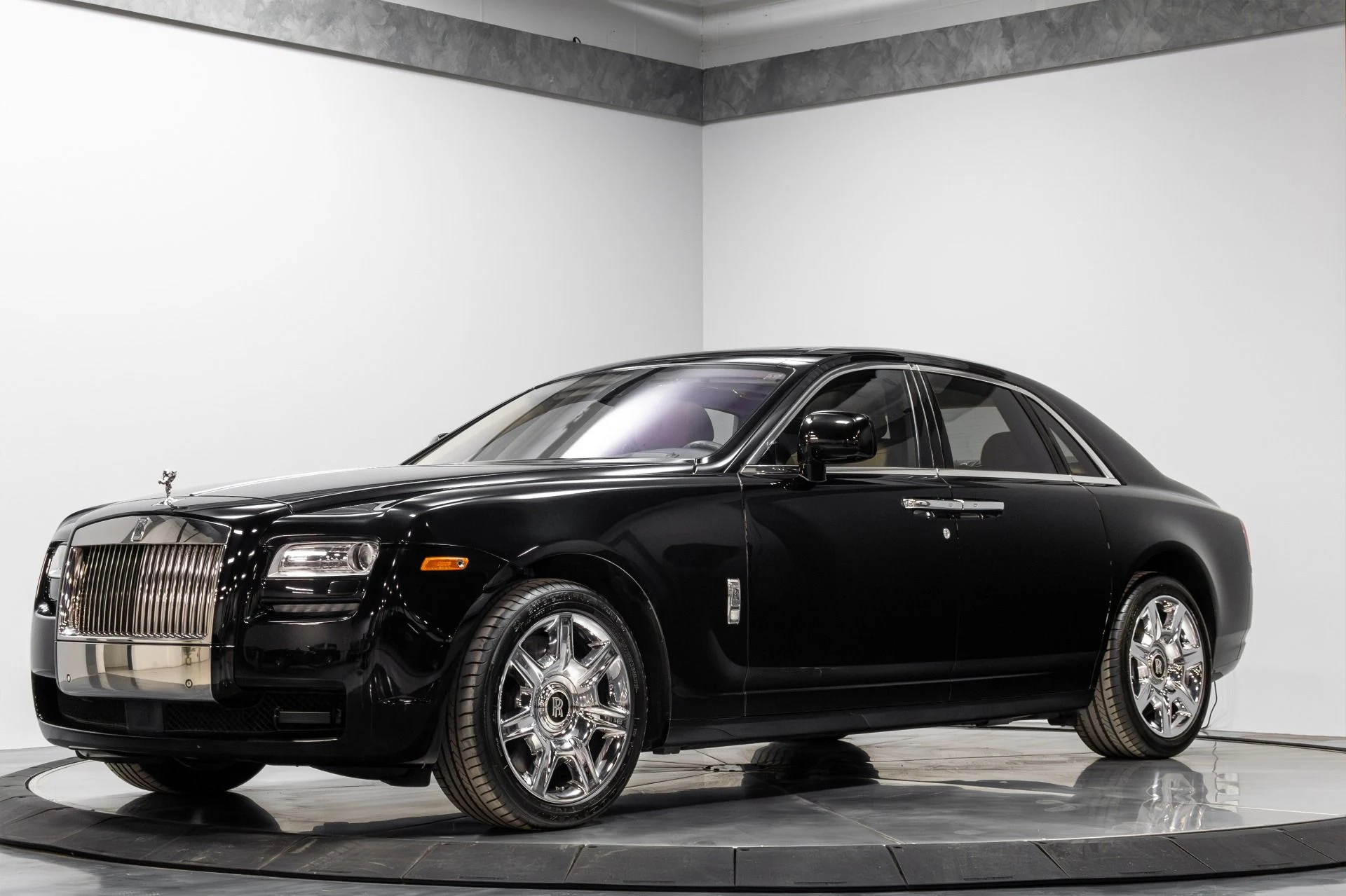 mph002_3810206864_Used_2011_Rolls_Royce_Ghost_1770323754_b234bc13e5