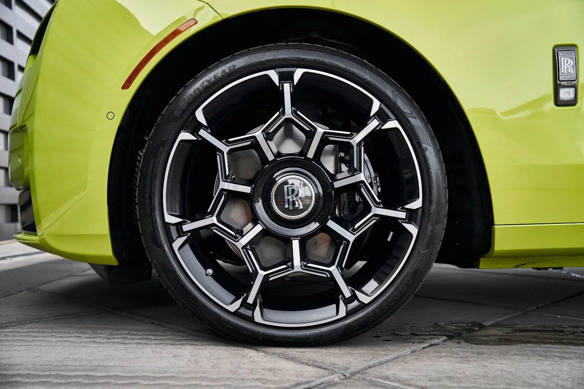 mph002_3811645290_Used_2025_Rolls_Royce_Ghost_Black_Badge_1769049461_08b1e1811a