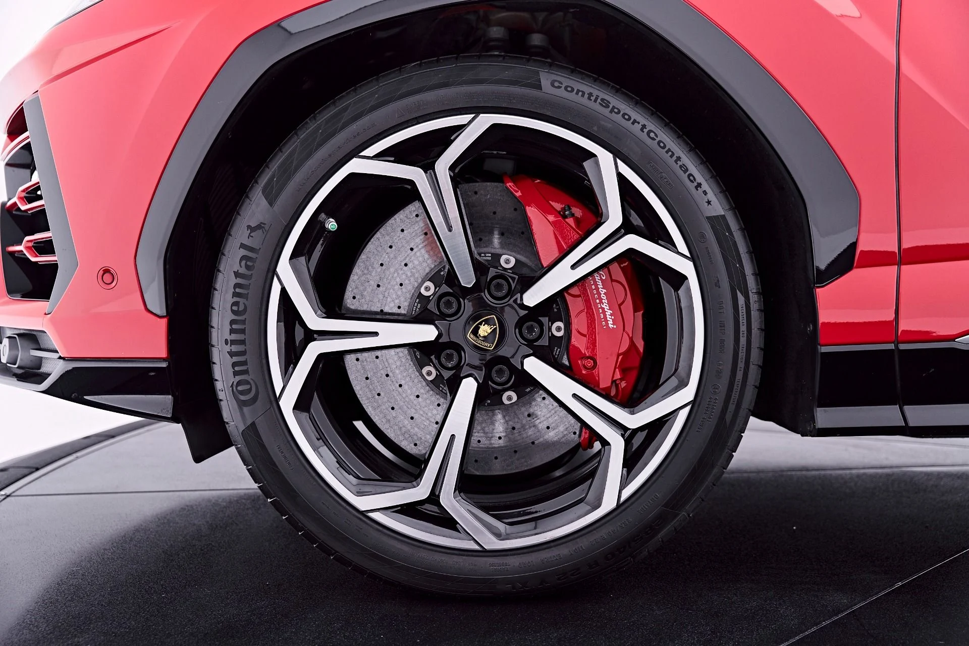 mph002_38167855_Used_2019_Lamborghini_Urus_Base_1782947921_cfaf1d278c