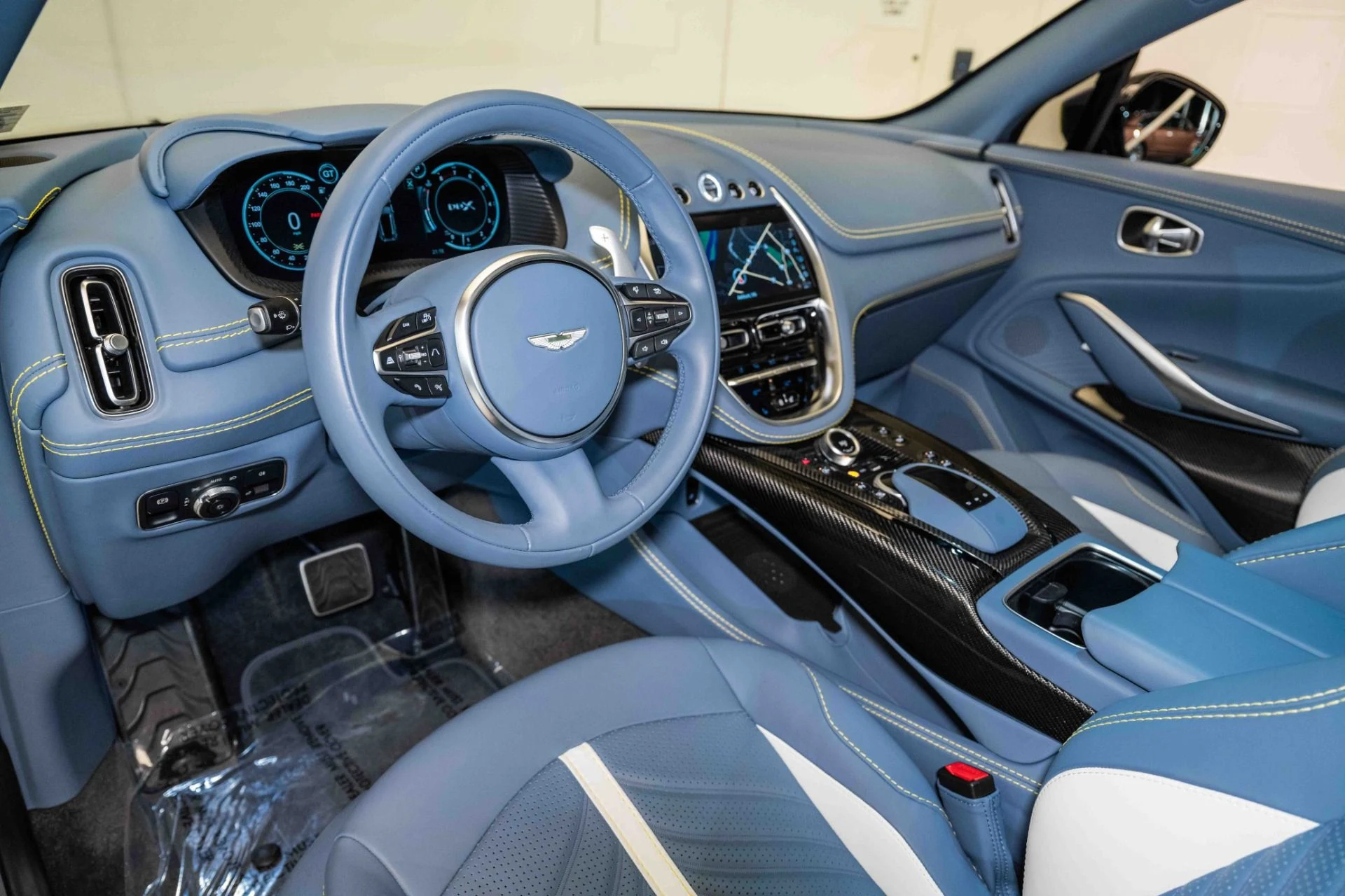 mph002_381985018_Used_2023_Aston_Martin_DBX_707_1728832242_092254a605