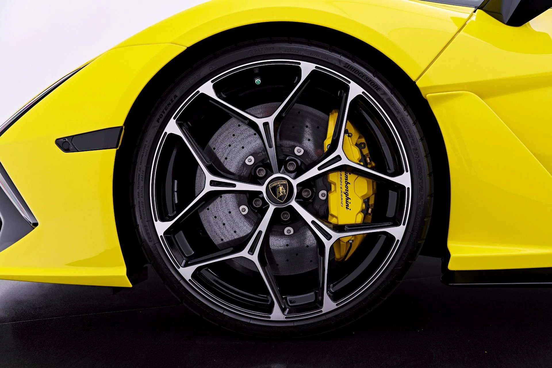 mph002_3829852309_Used_2026_Lamborghini_Revuelto_Base_1782197963_cf6b99dfaa