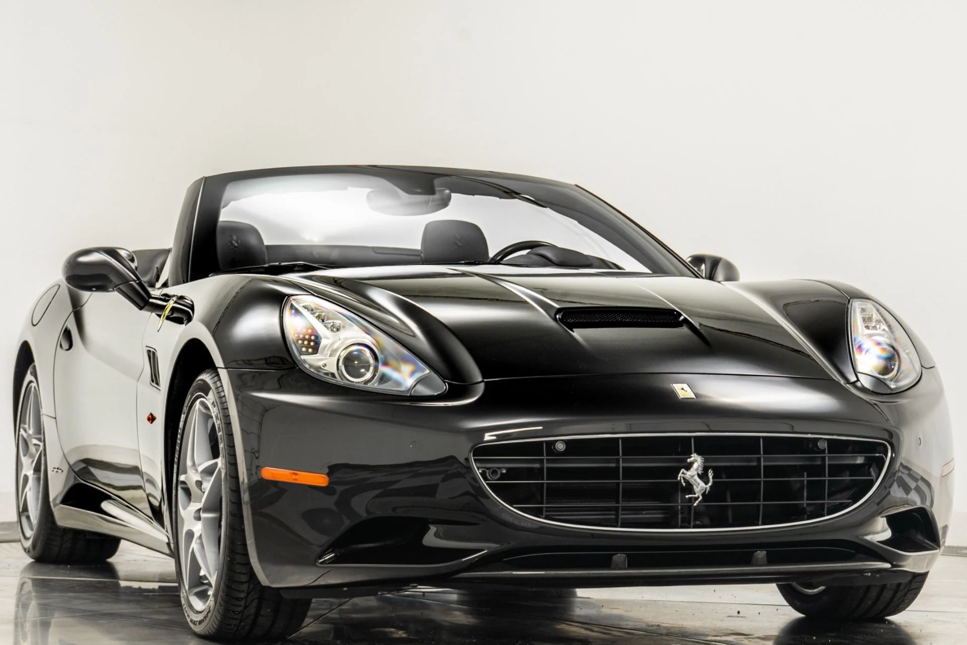 mph002_383567255_Used_2011_Ferrari_California_1760563898_177c283654