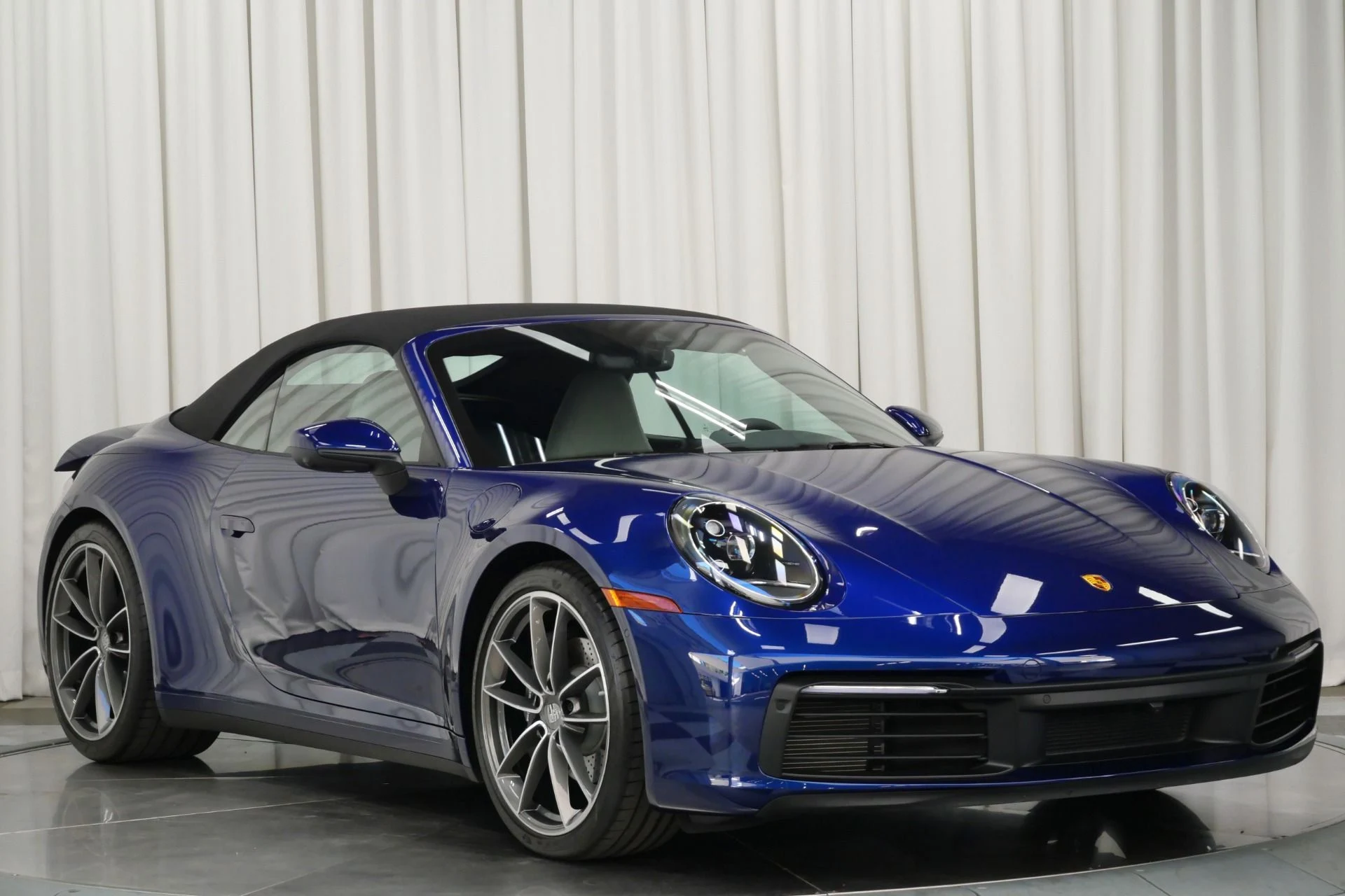 mph002_3837413501_Used_2023_Porsche_911_Carrera_Cabriolet_1759422988_d5b2162f26