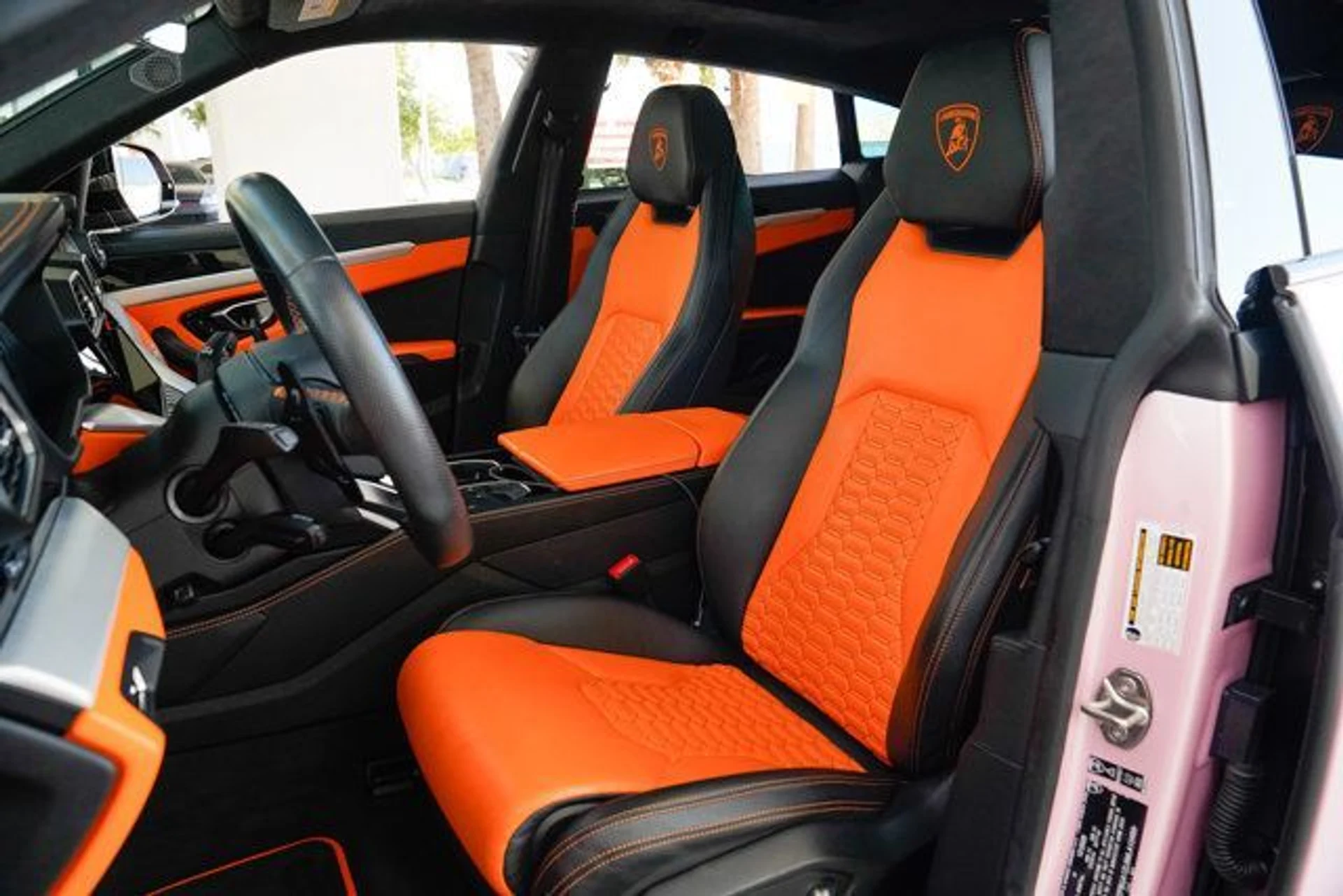mph002_3839910086_used_2021_lamborghini_urus_awd_14354_22713615_3_640_d13efbbd2d