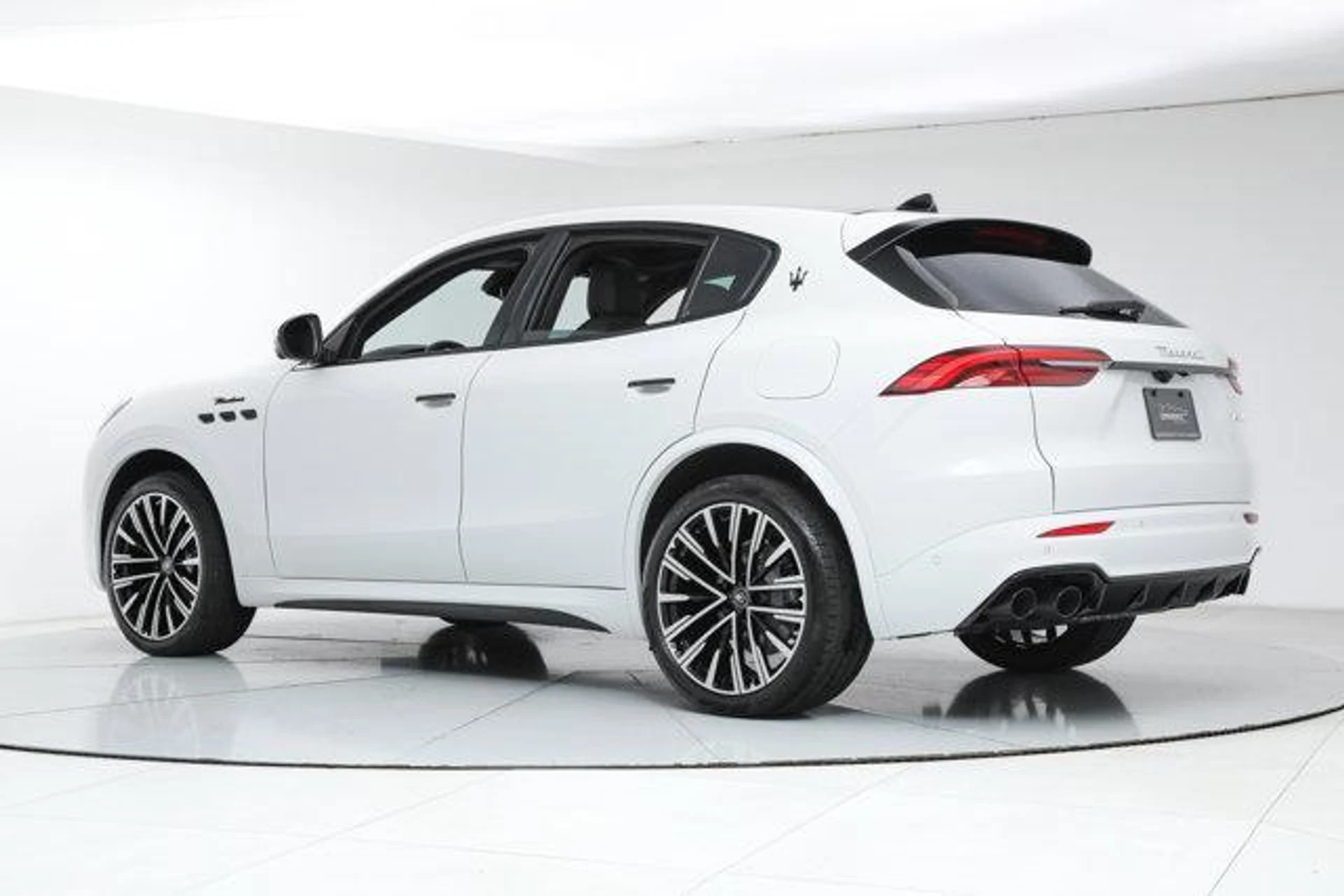 mph002_3839972689_h_AU_3l9_H_Gw_P_Hc_NM_Ibs4kuj_Jvtd9_I_771635289c