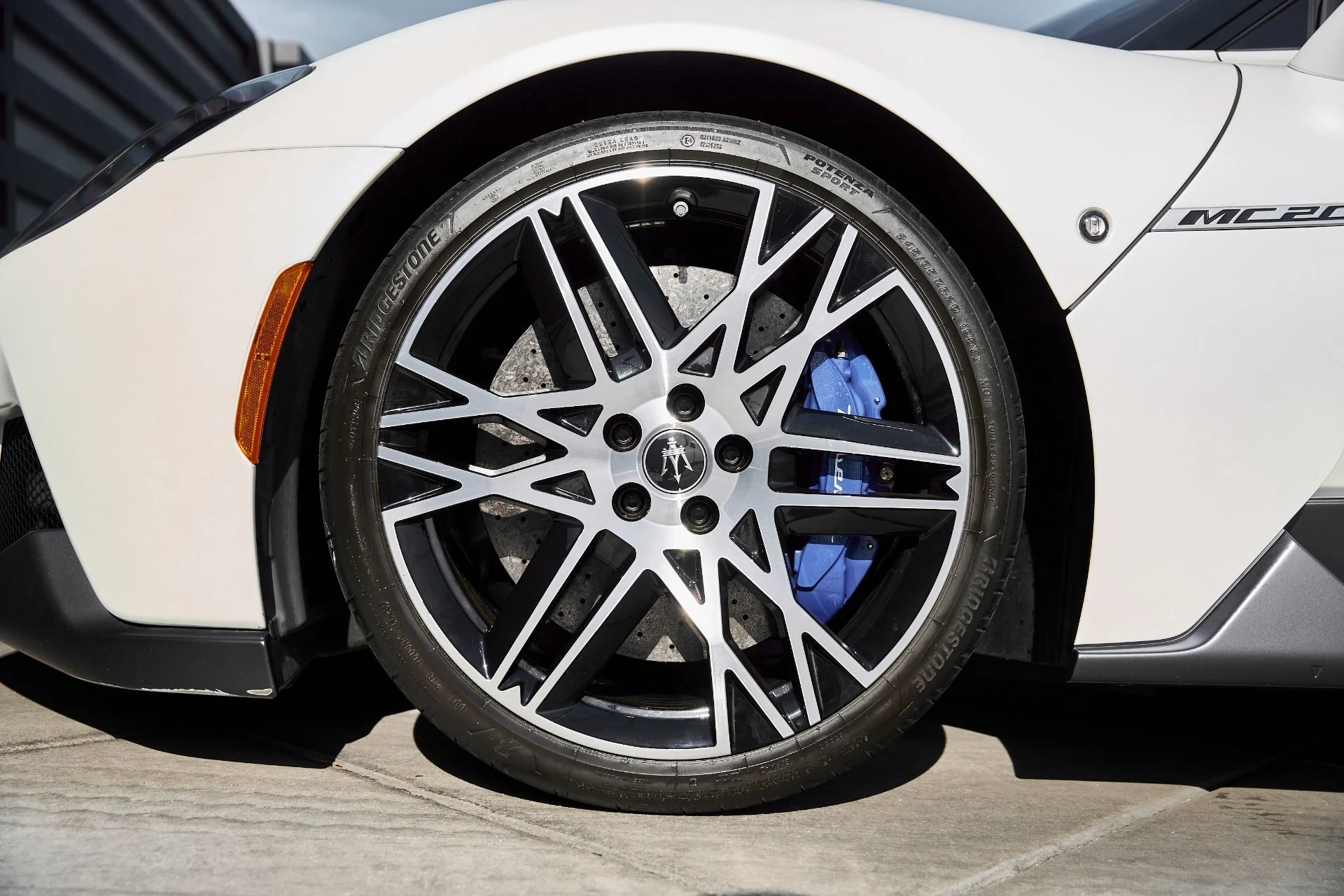 mph002_387329891_Used_2023_Maserati_MC_20_1769481156_a5c415adc2