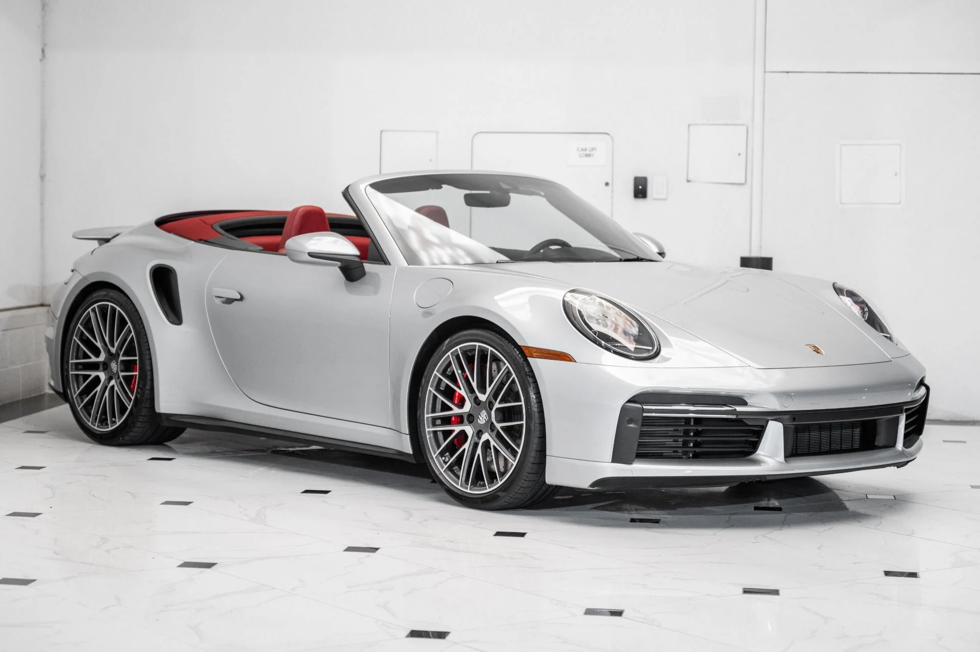 mph002_3889552667_Used_2022_Porsche_911_Turbo_1757171917_db56a2cf2f