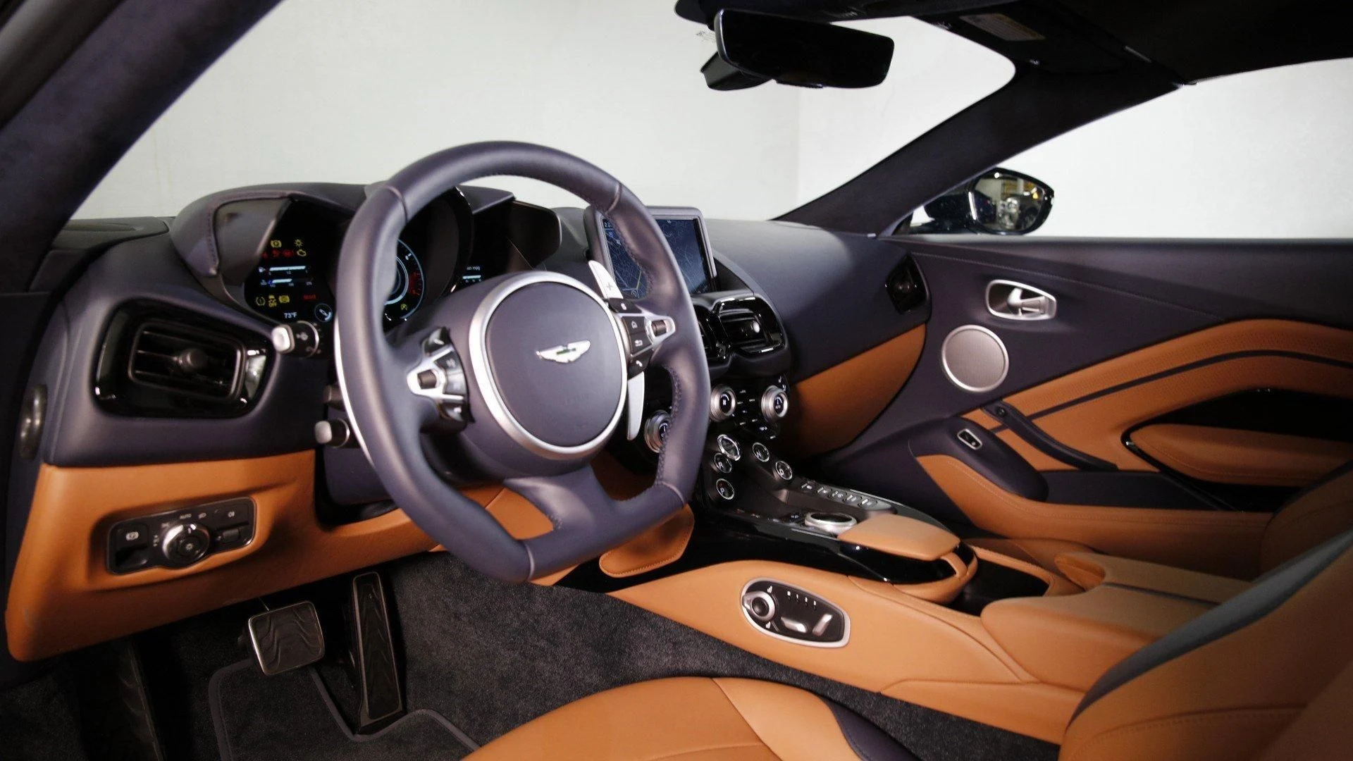 mph002_3889869244_Used_2023_Aston_Martin_Vantage_1698838093_7085dfbbcb