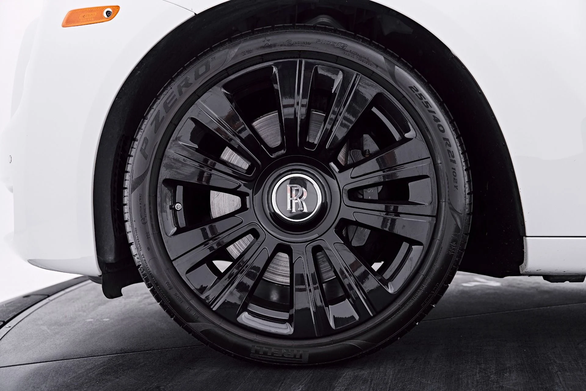 mph002_3890139513_Used_2018_Rolls_Royce_Ghost_Base_1787073471_7d91b69bb7