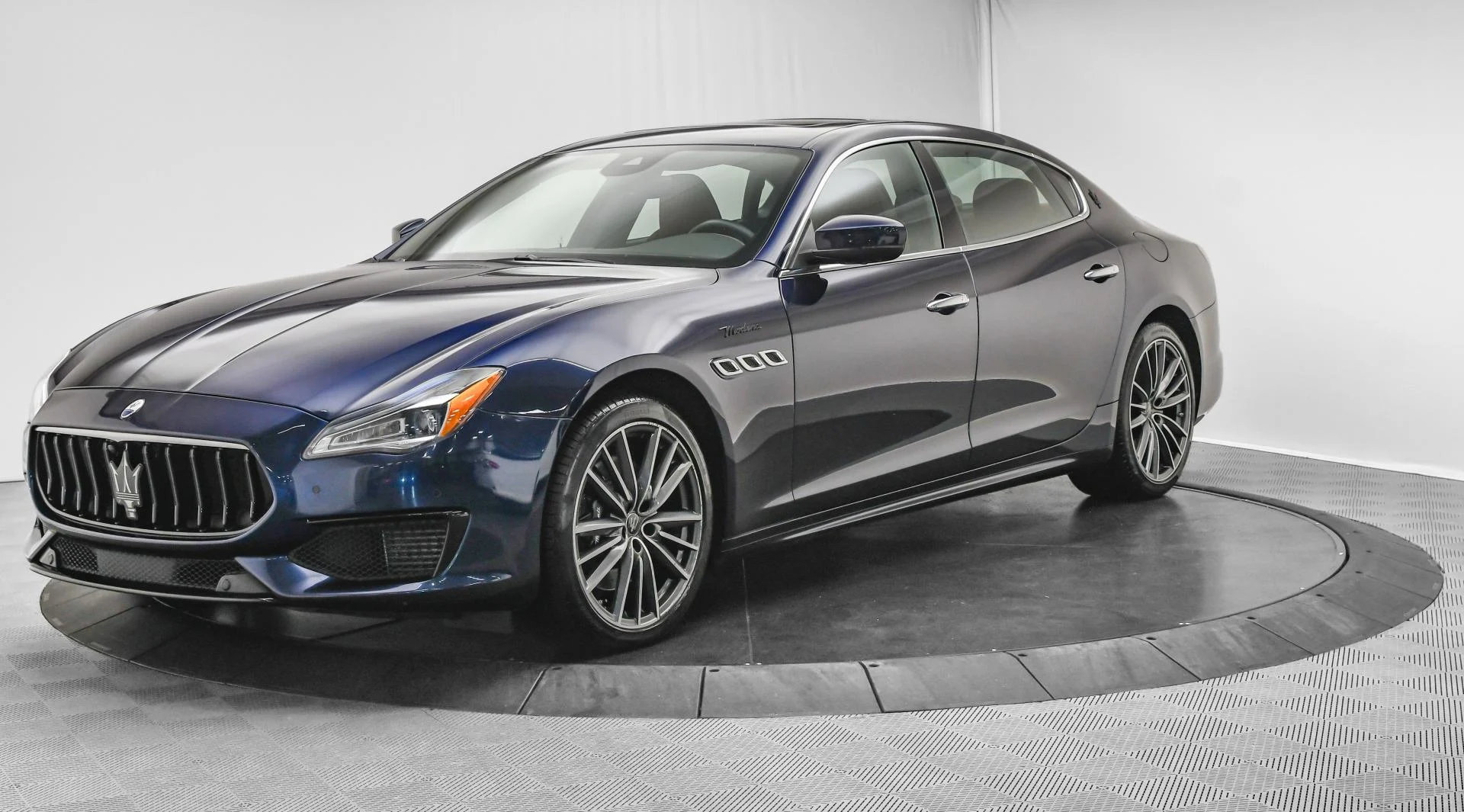 mph002_3890405644_Used_2022_Maserati_Quattroporte_Modena_Q4_1753516826_002f553345