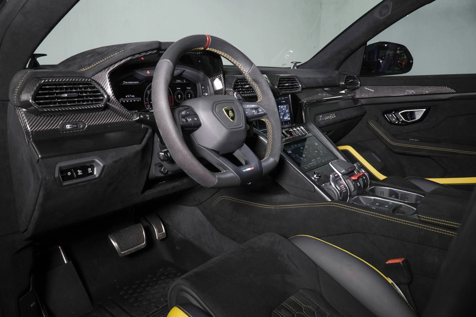 mph002_3891153042_Used_2023_Lamborghini_Urus_Performante_1789368095_3dcefce165
