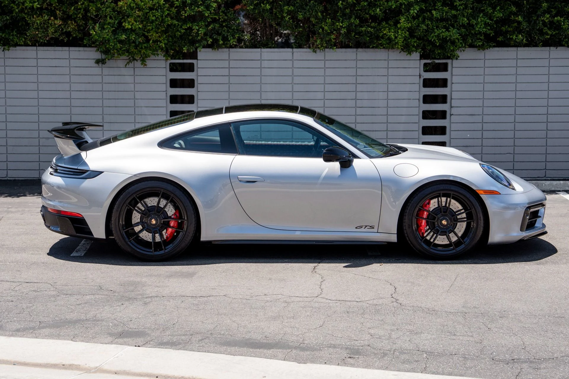 mph002_3894031677_Used_2024_Porsche_911_Carrera_4_GTS_1751586989_d5ee960a07