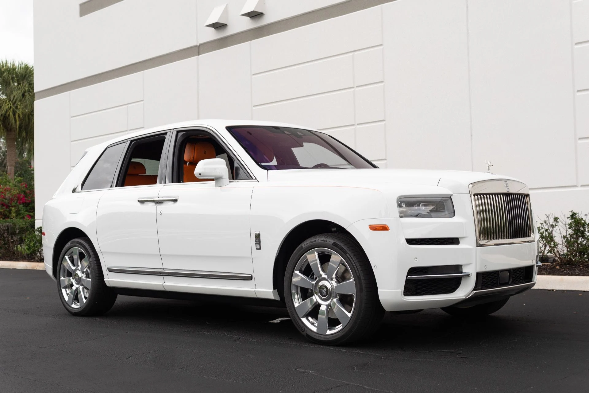 mph002_390330576_Used_2023_Rolls_Royce_Cullinan_1766776442_2d28d99479