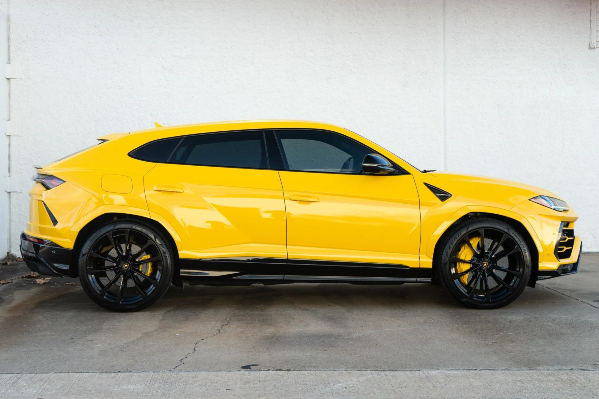 mph002_3905465665_Used_2021_Lamborghini_Urus_1770744627_98f7f180c2