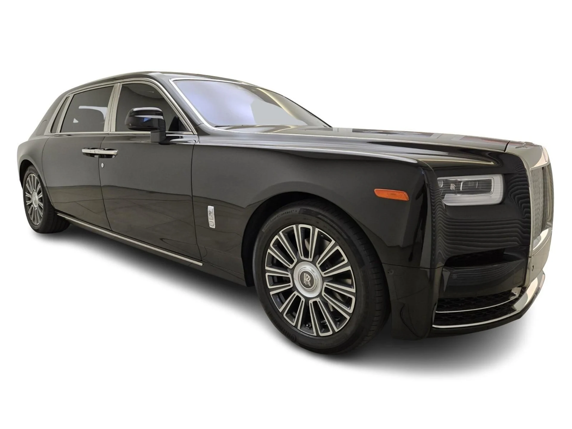 mph002_3916764003_Used_2020_Rolls_Royce_Phantom_1759993910_13f10b8ef4