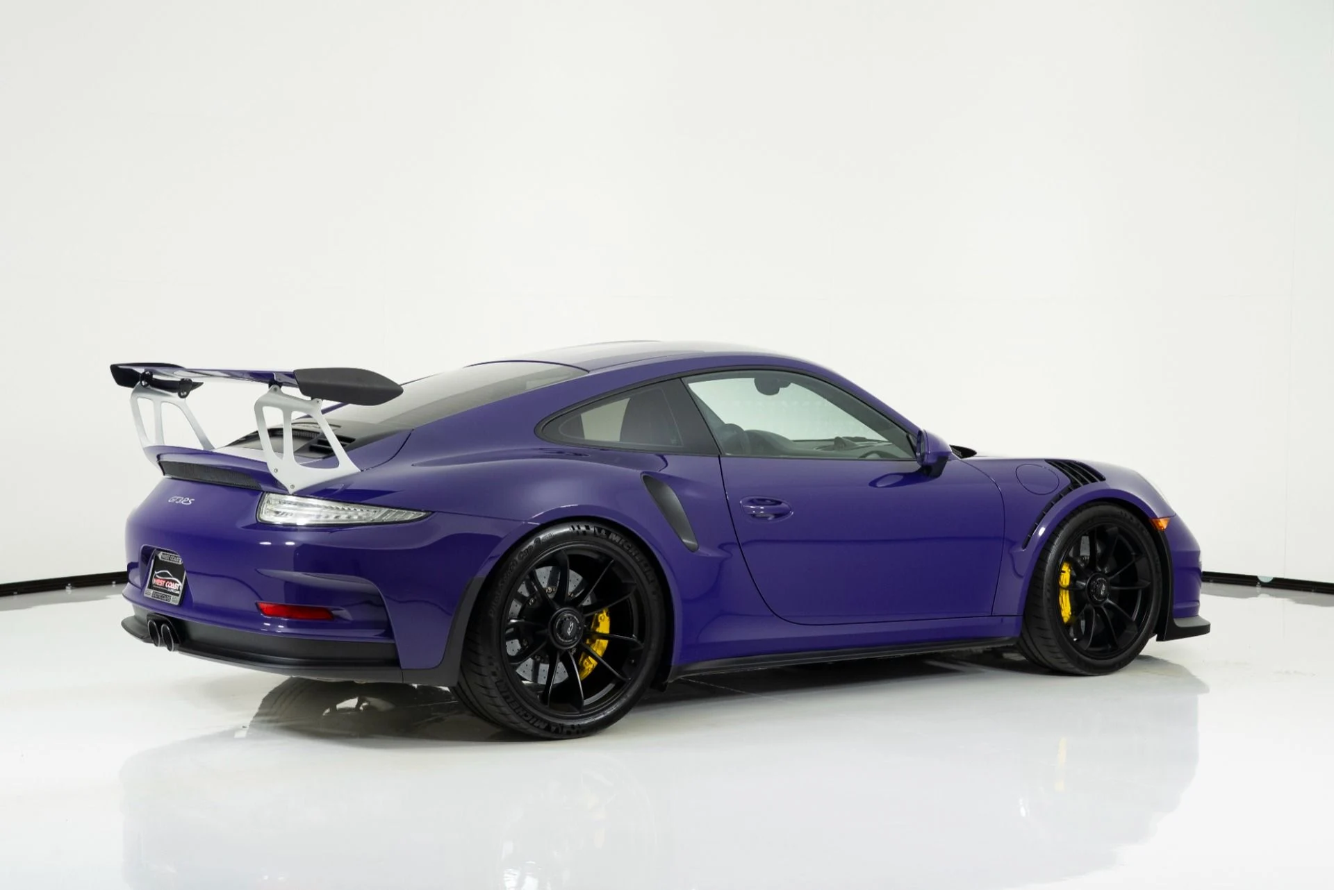 mph002_3918833680_Used_2016_Porsche_911_GT_3_RS_1748640300_b1c960d22c