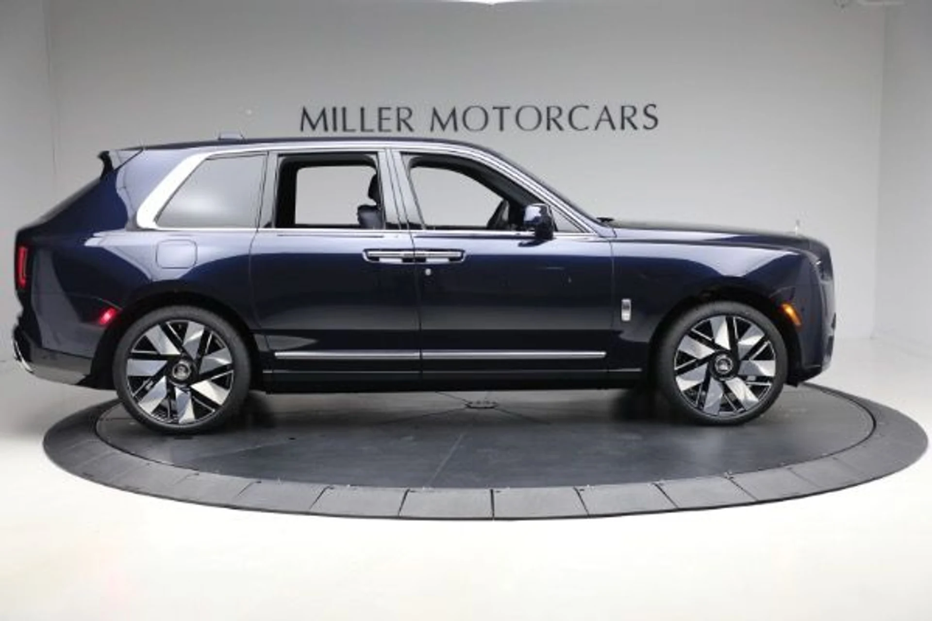 mph002_3920271164_Used_2026_Rolls_Royce_Cullinan_3efbf4dd50