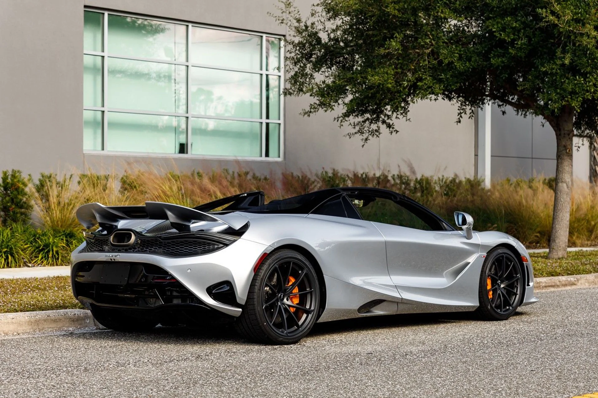 mph002_3923975603_633_p3_l_805aa3380a