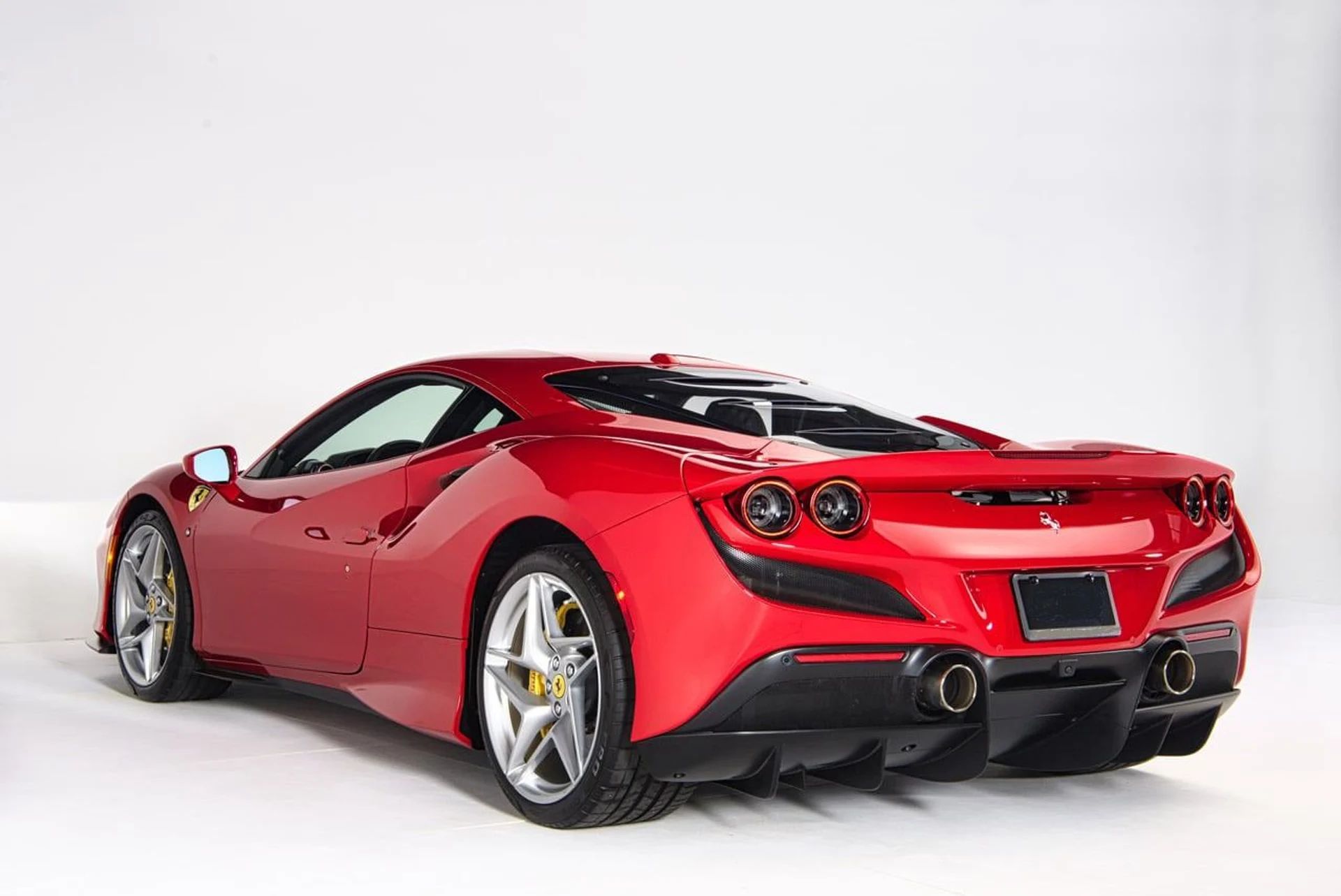 mph002_3923982446_Used_2021_Ferrari_F8_Tributo_1756942377_0c06b1cd90