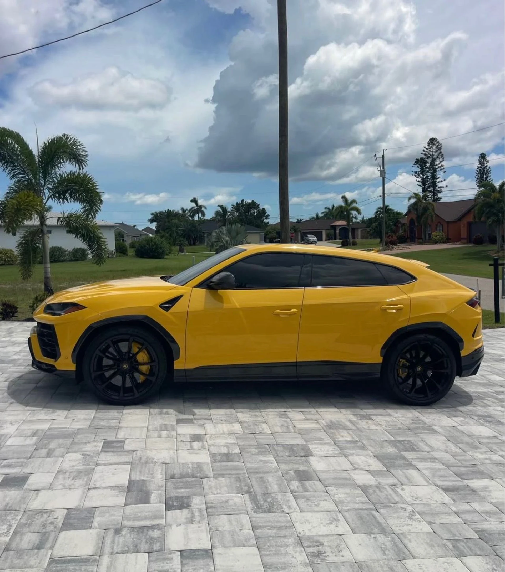 mph002_3928922900_Used_2020_Lamborghini_Urus_1754064681_e5c66be2d9
