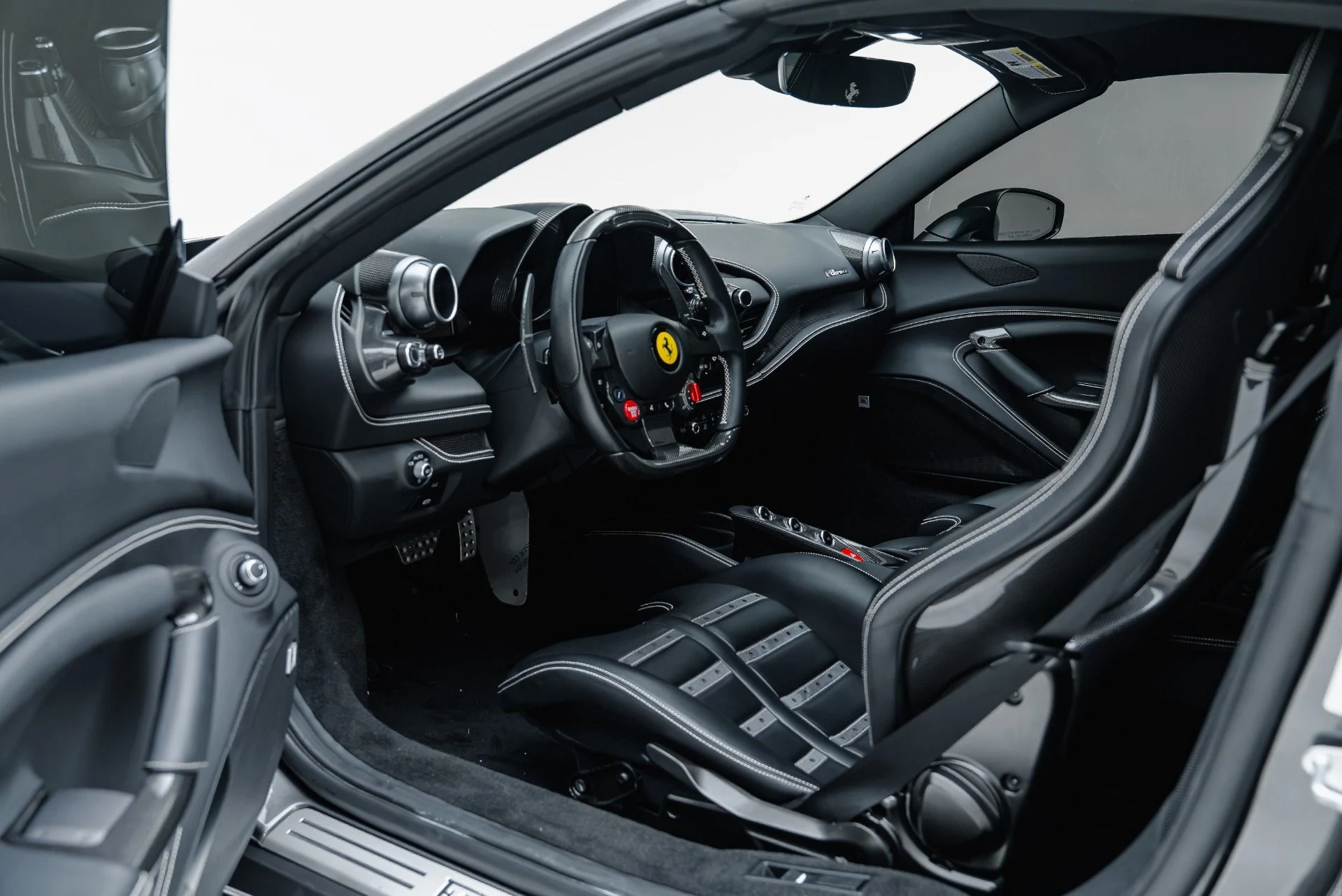 mph002_3931136816_Used_2022_Ferrari_F8_Spider_1792785064_a02641ad10