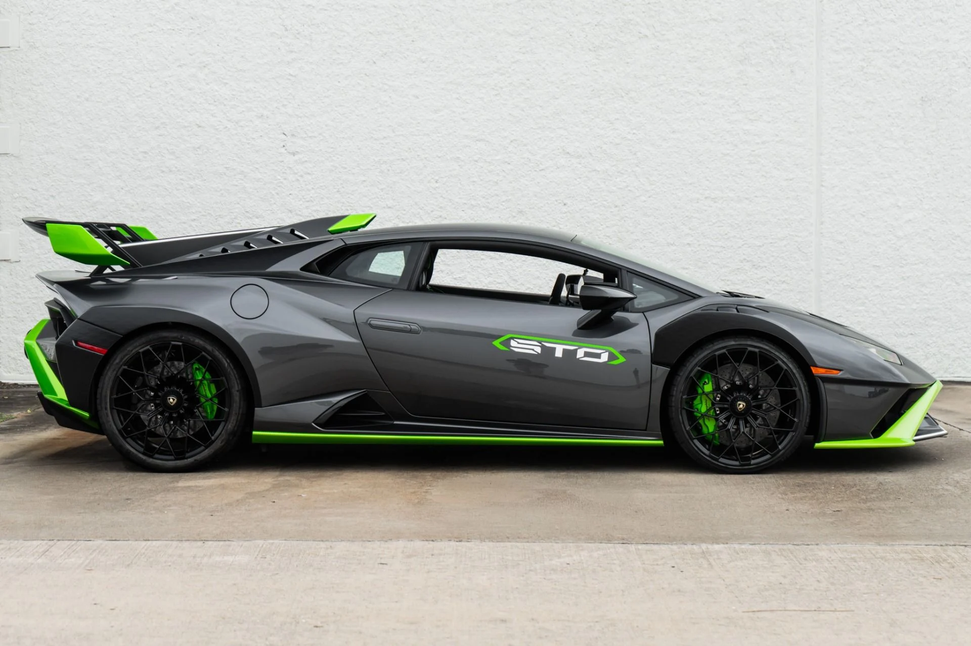 mph002_3932313616_Used_2021_Lamborghini_Huracan_STO_1791840697_ad51774c10