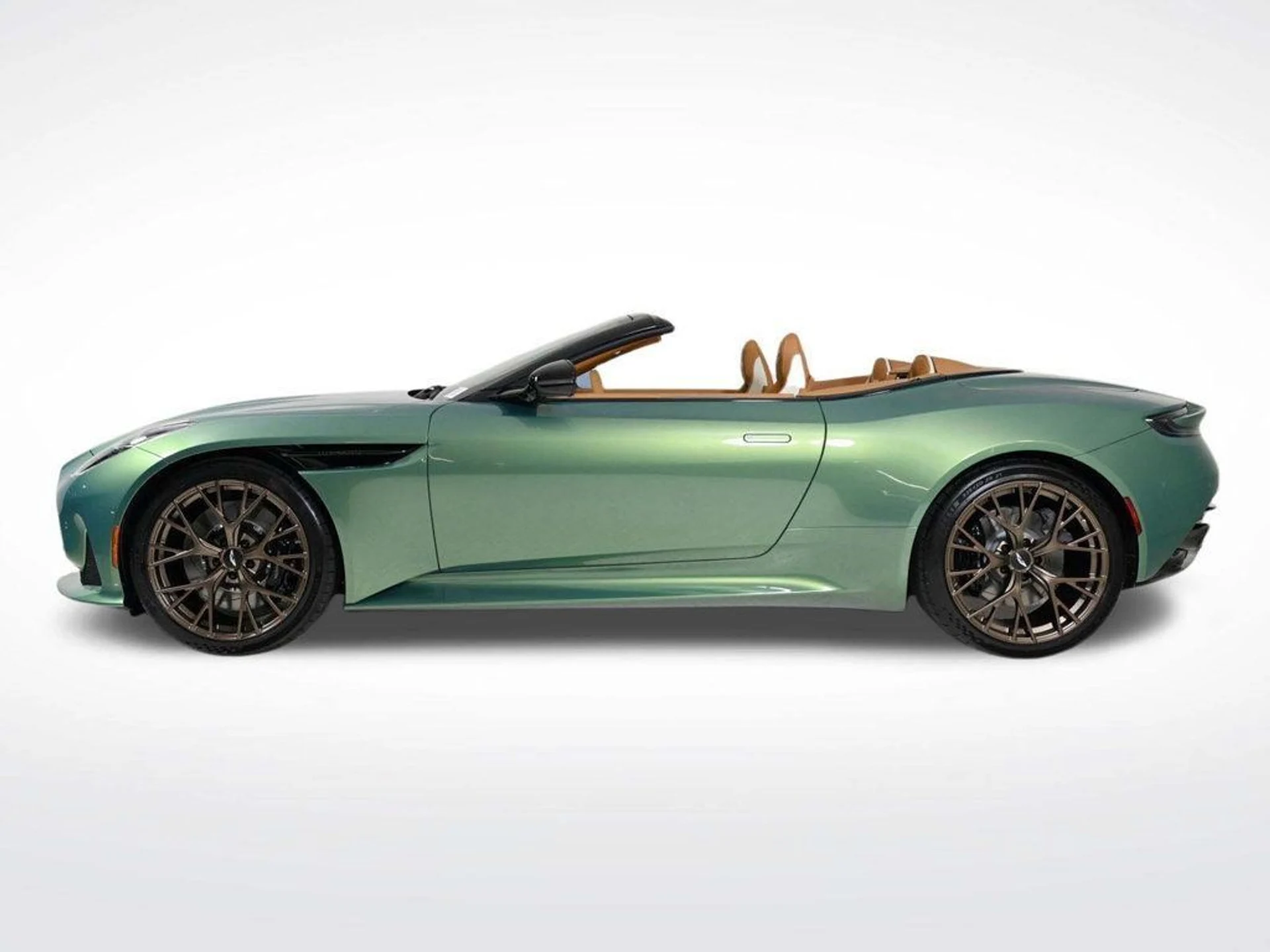 mph002_3936530603_new_2026_aston_martin_db12_volante_11350_23005551_2_1024_933b6ce362